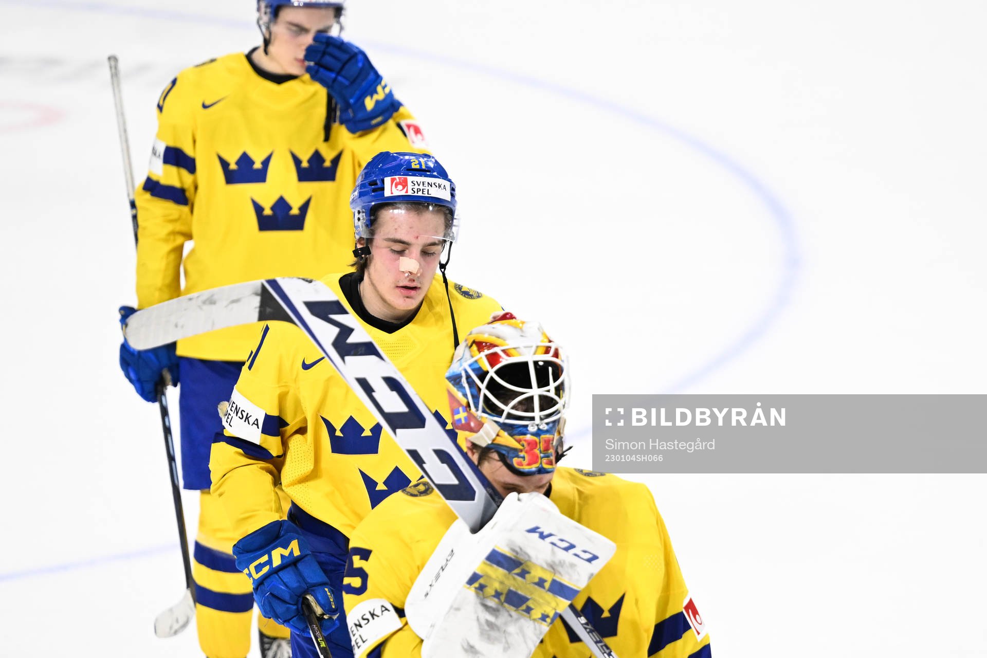 Leo Carlsson of Sweden looks dejected
