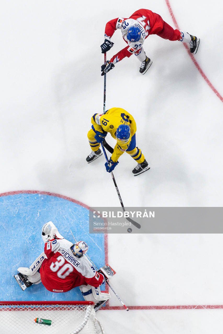 Isak Rosén  of Sweden against Gabriel Szturc and
