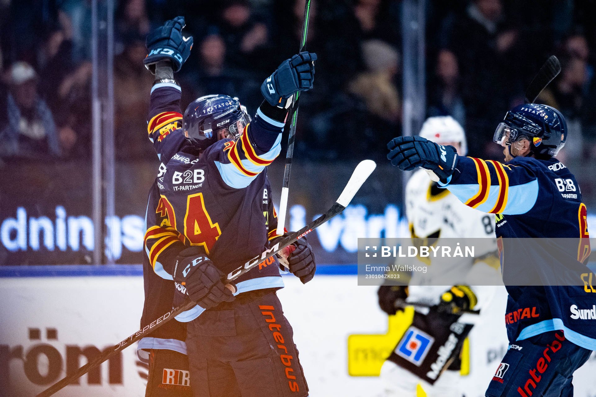 Djurgårdens Daniel Brodin jublar med lagkamrater