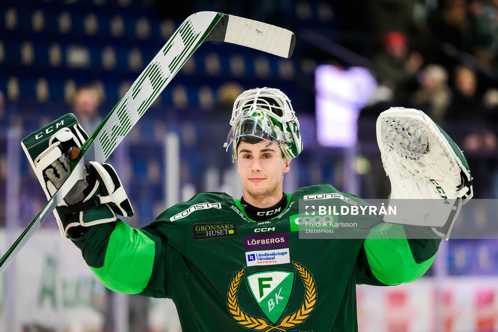 Färjestads målvakt Matthew Tomkins jublar