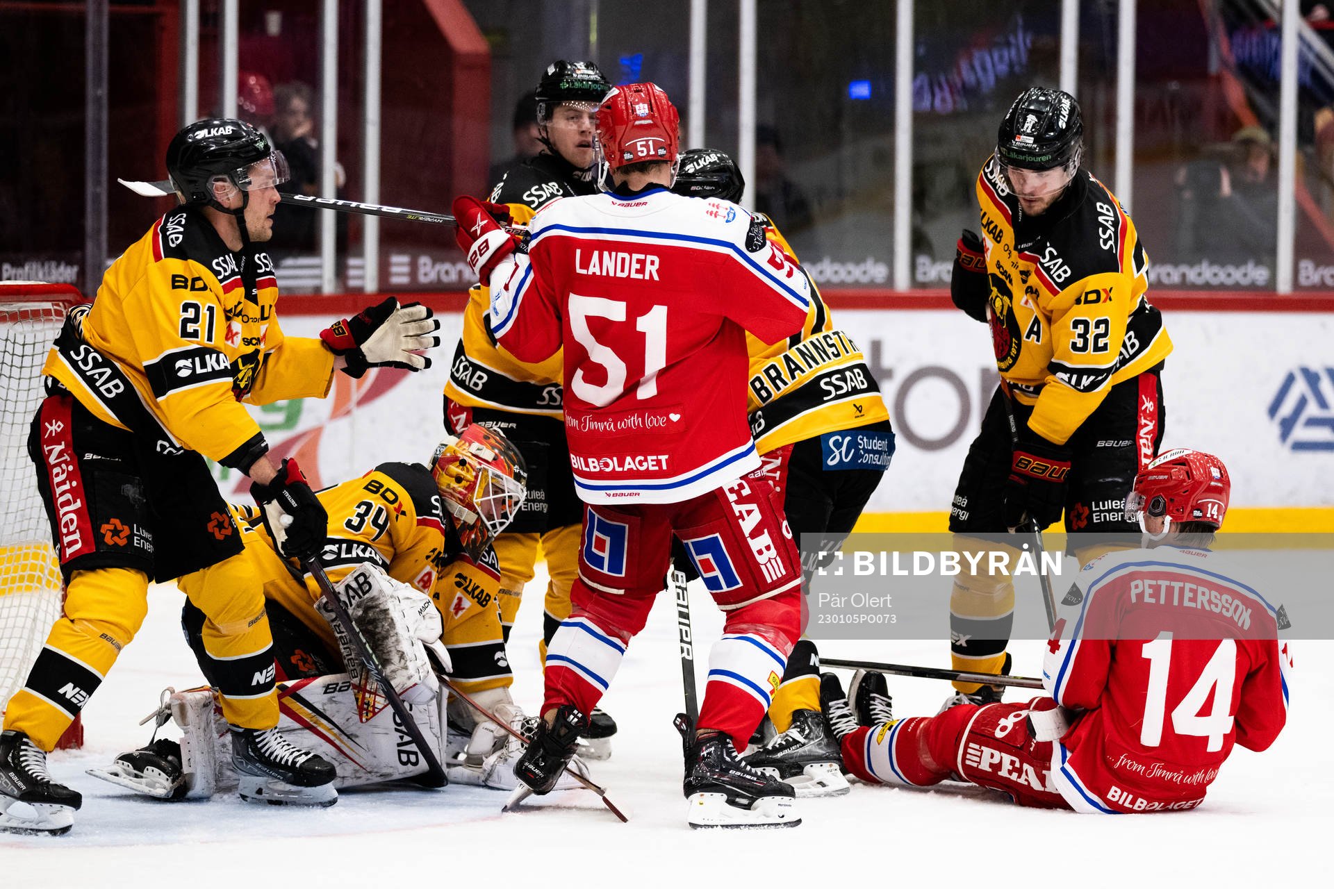 Timrås Anton Lander och Emil Pettersson framför Luleås