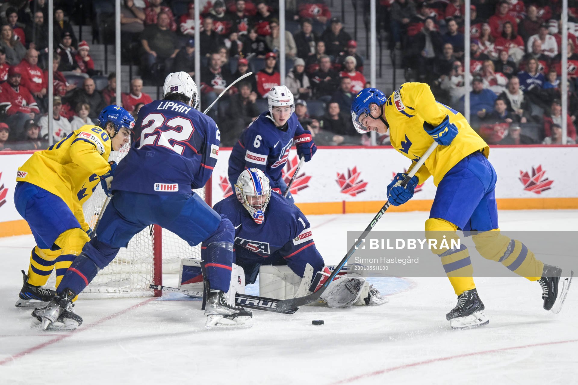 Oskar Pettersson and Liam Öhgren of Sweden infront of