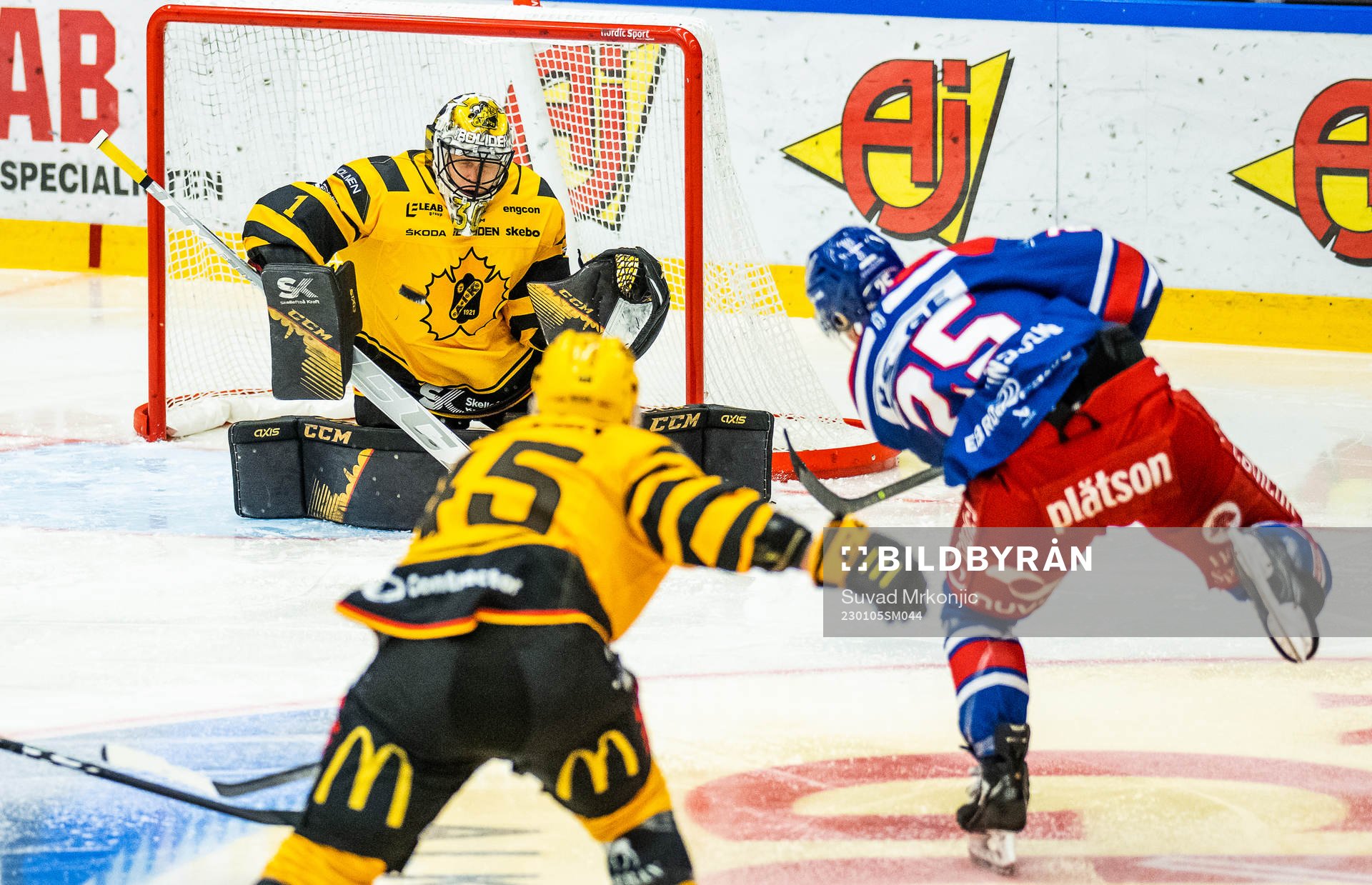 Skellefteås målvakt Alexander Hellnemo och Oskarshamns