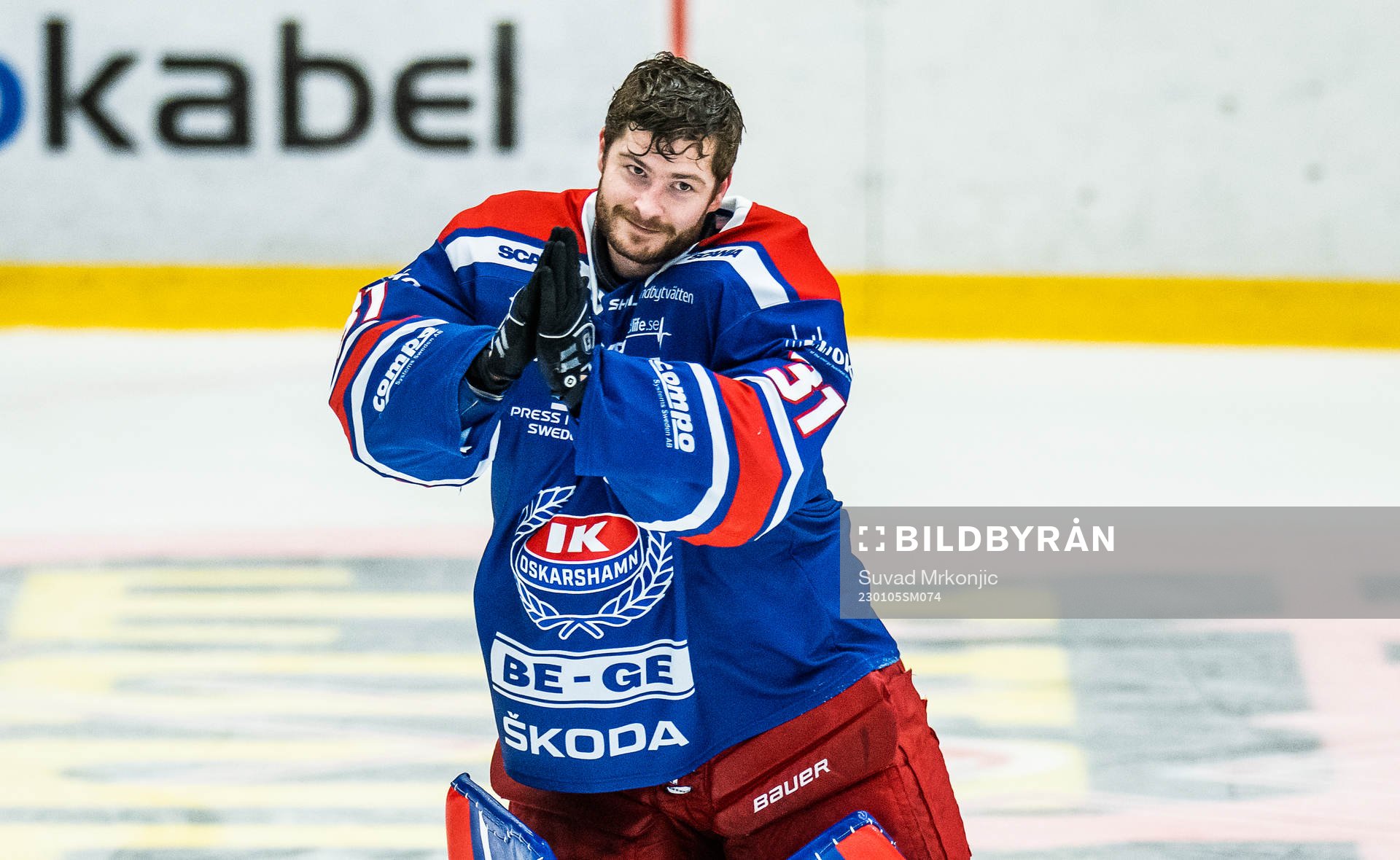 Oskarshamns målvakt Tim Juel jublar