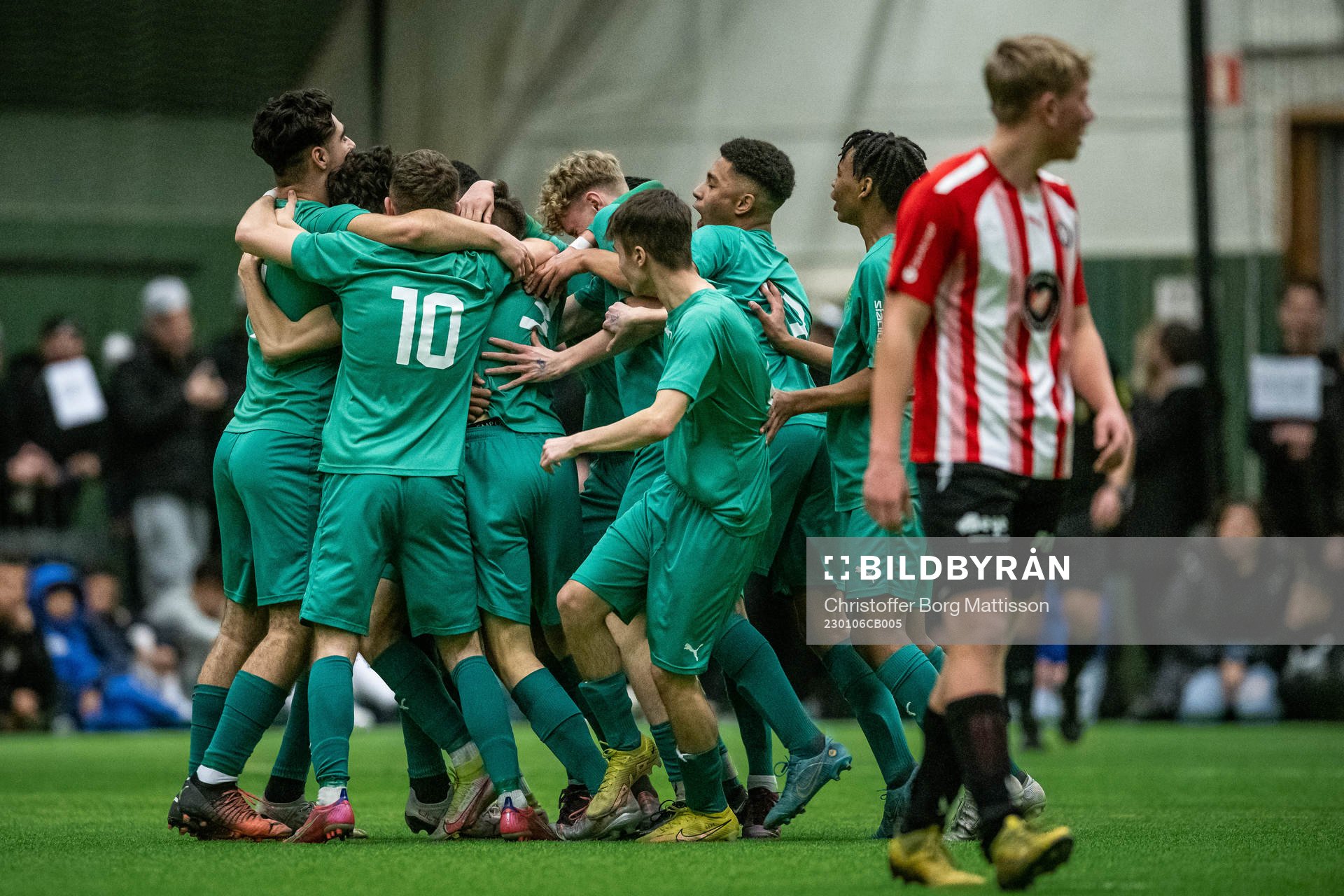 BK Olympic P16s spelare jublar