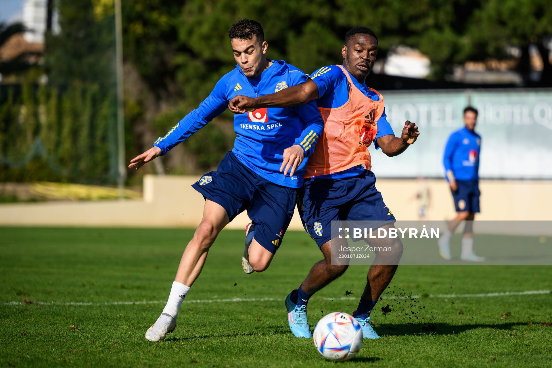 Yasin Ayari and Joel Asoro of the Swedish men's football national team at a training session on January 7, 2023 in Almancil.