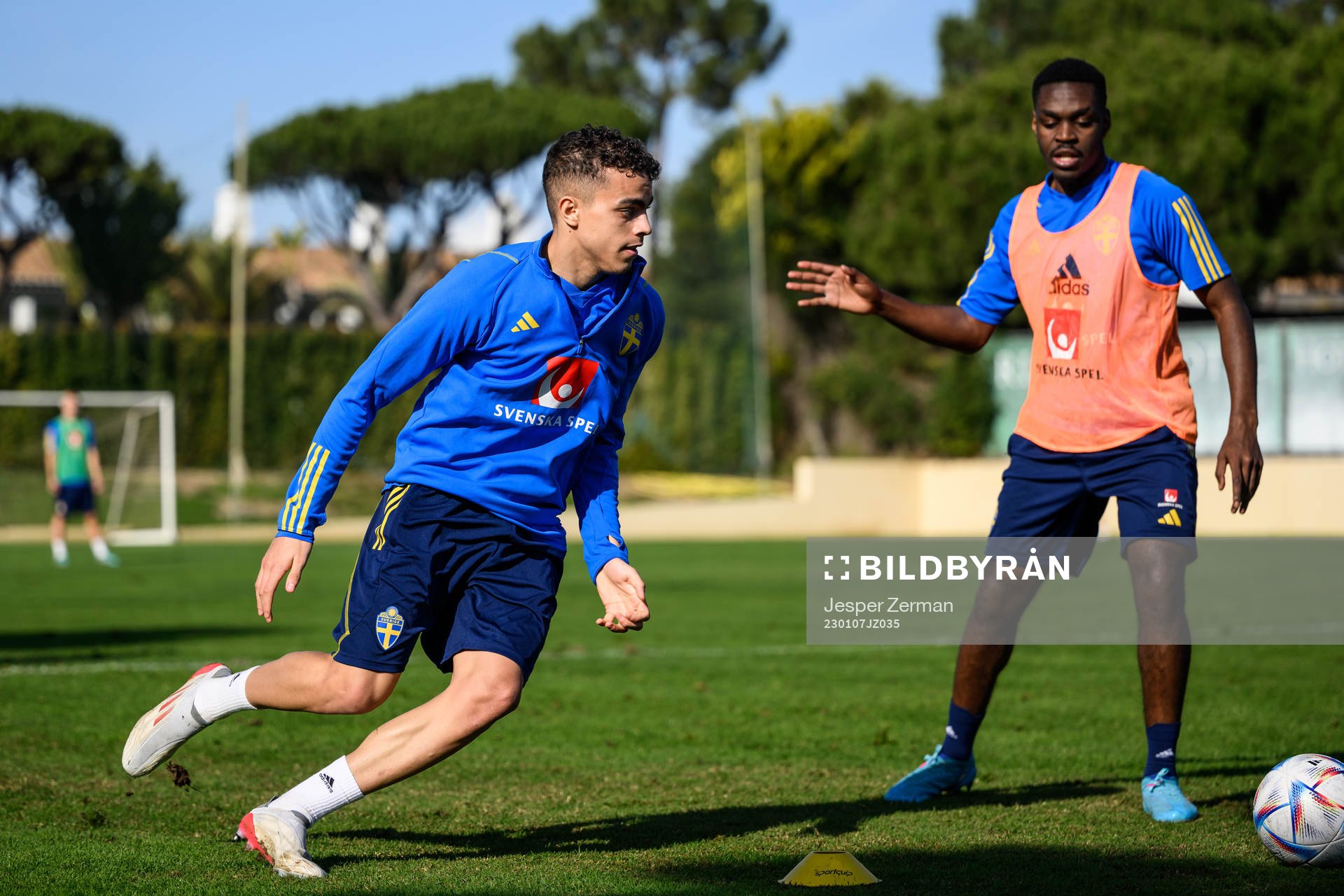 Yasin Ayari and Joel Asoro of the Swedish men's football national team at a training session on January 7, 2023 in Almancil. 