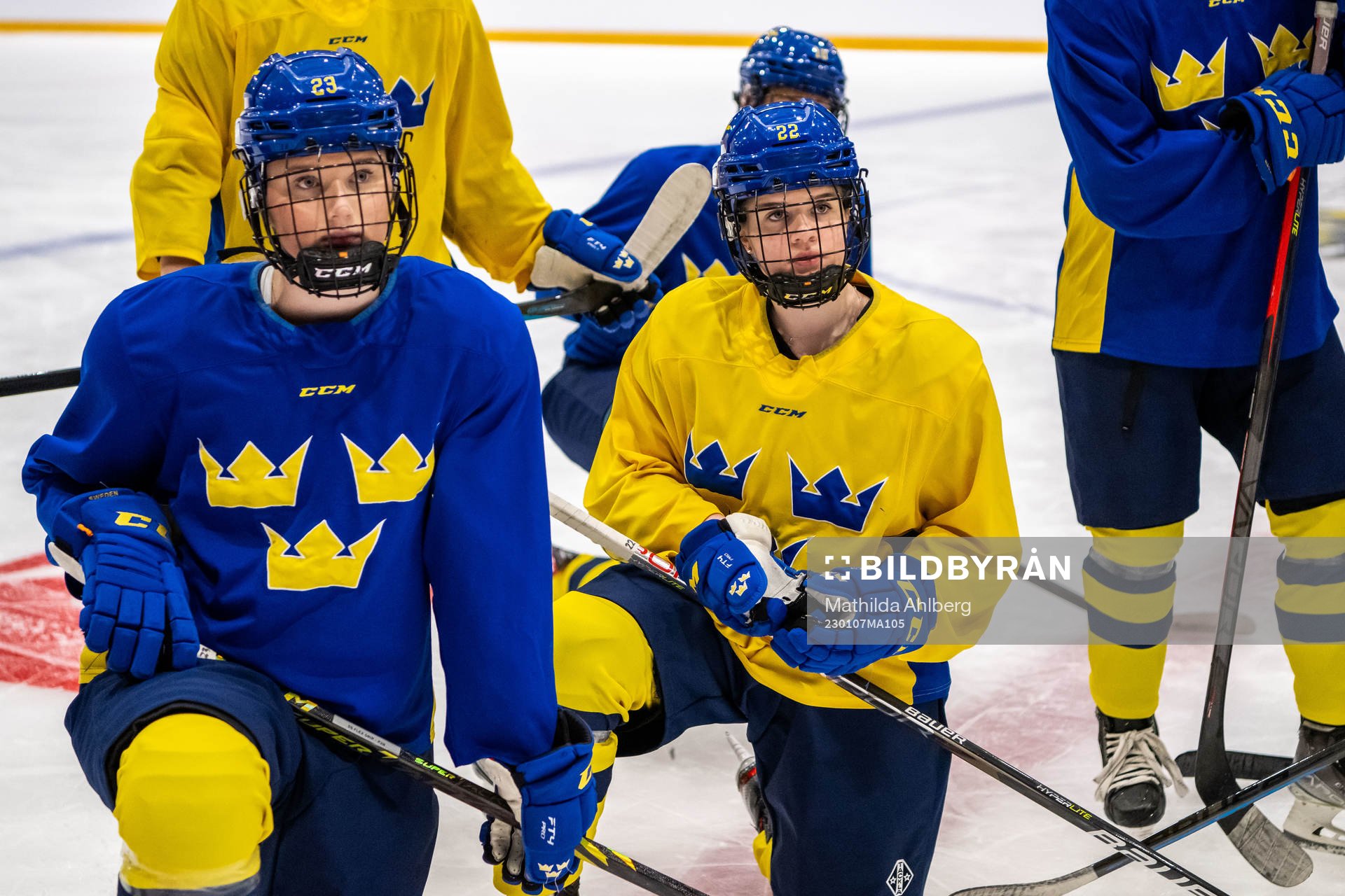 Isabelle Leijonhielm and Sara Lindqvist of Sweden at a