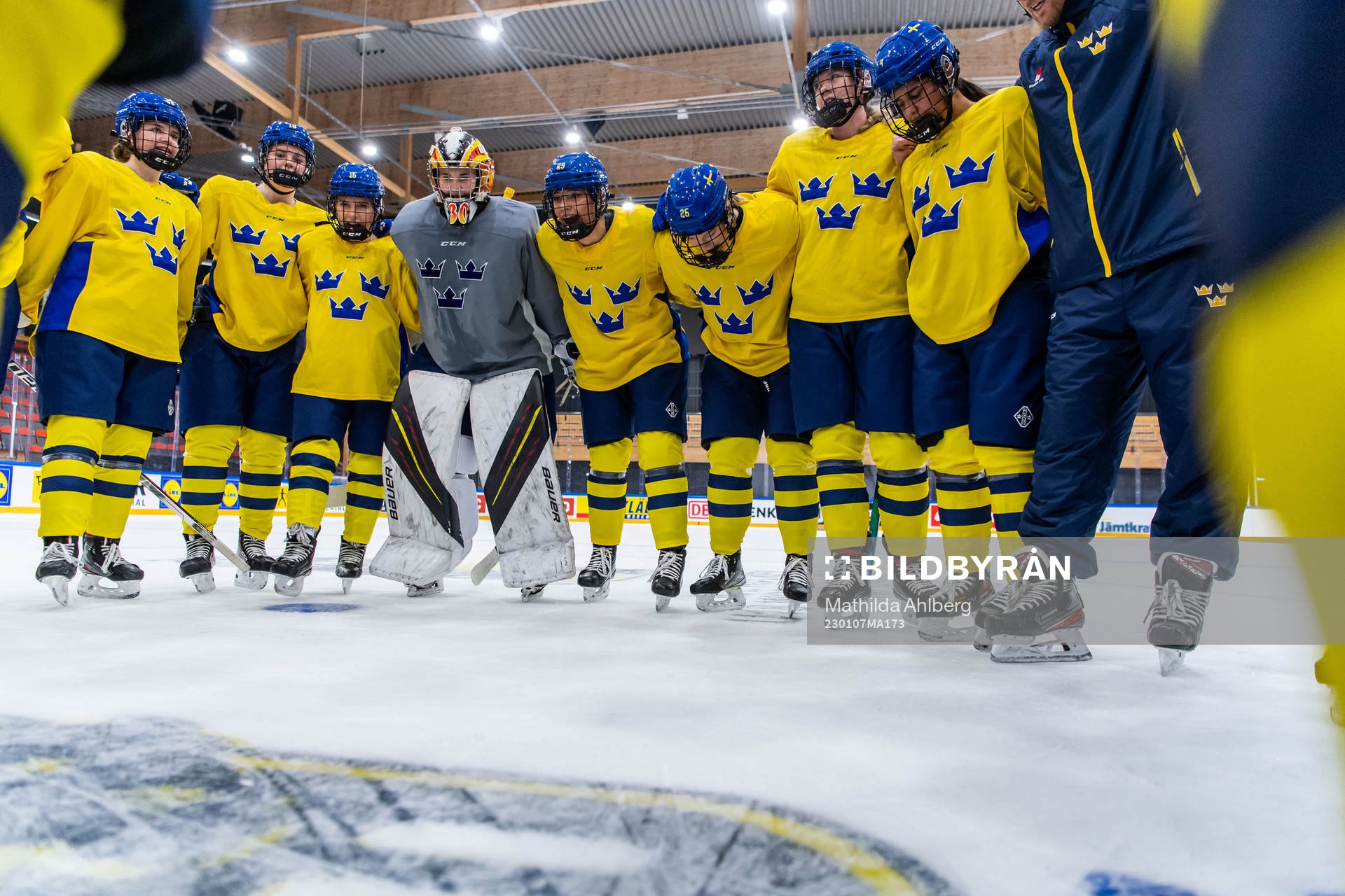 Players of Sweden at a practice session