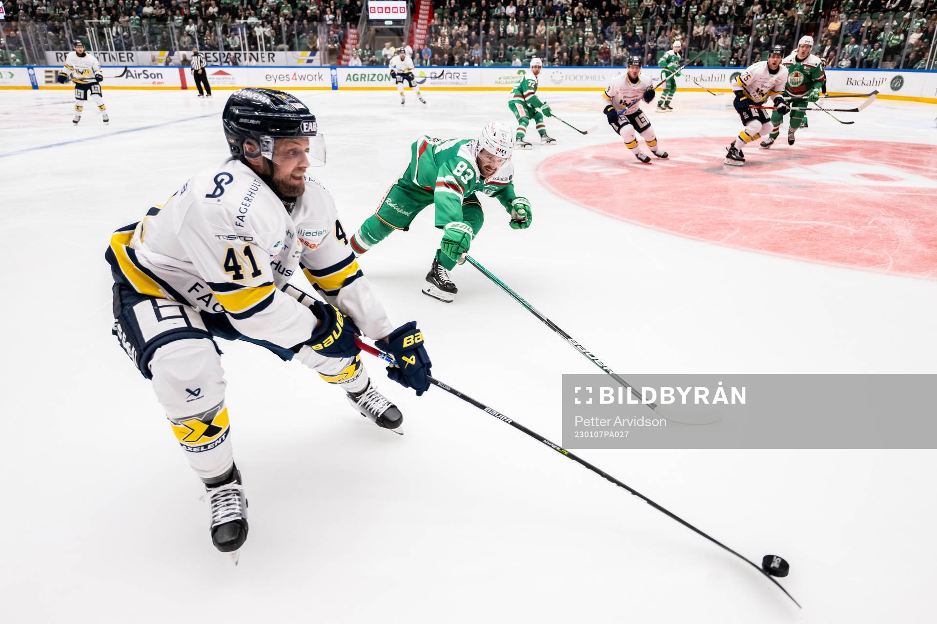 HV71s Chad Billins och Rögles Riley Sheen