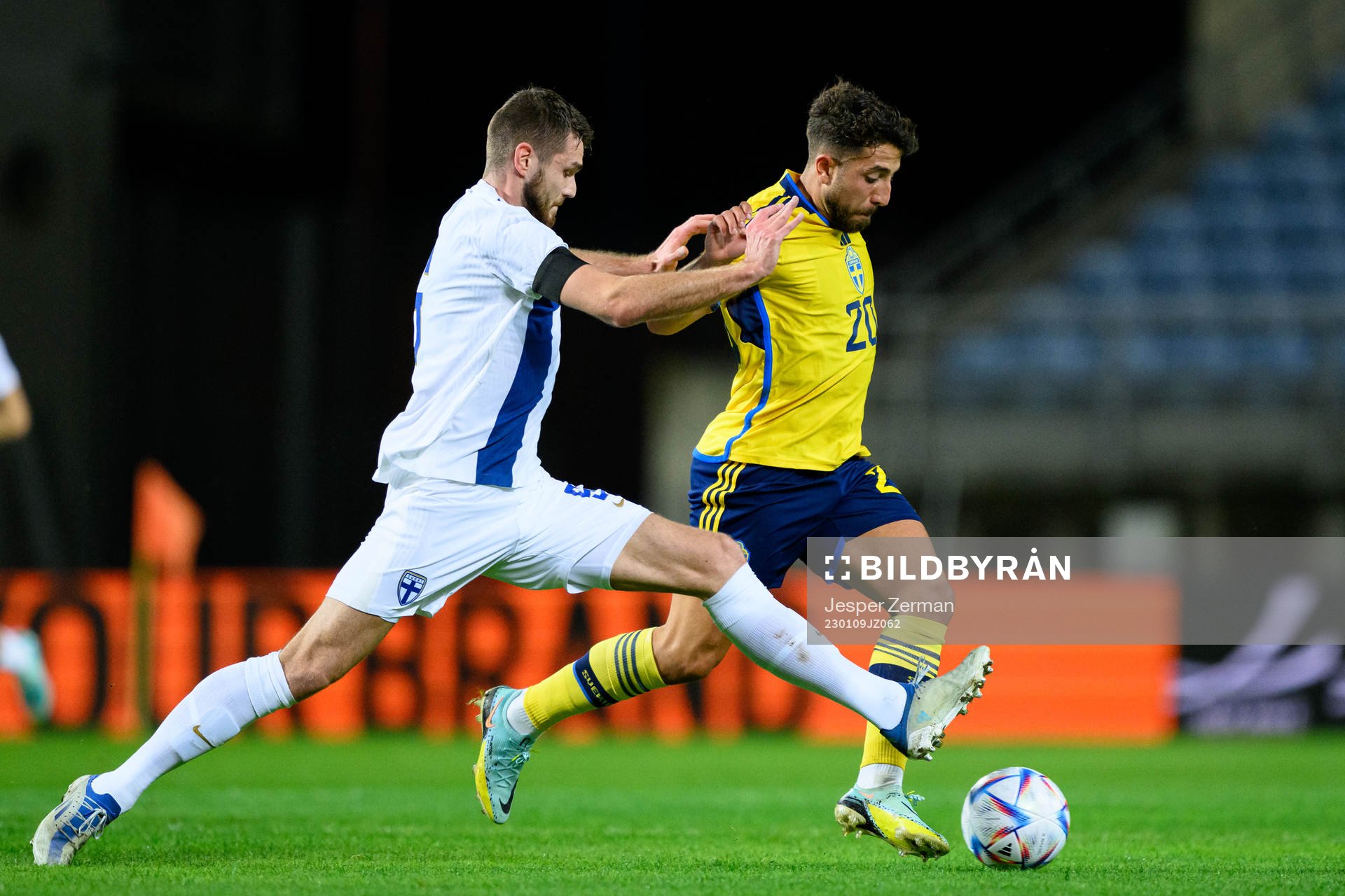 Arttu Hoskonen of Finland and Moustafa Zeidan of Sweden