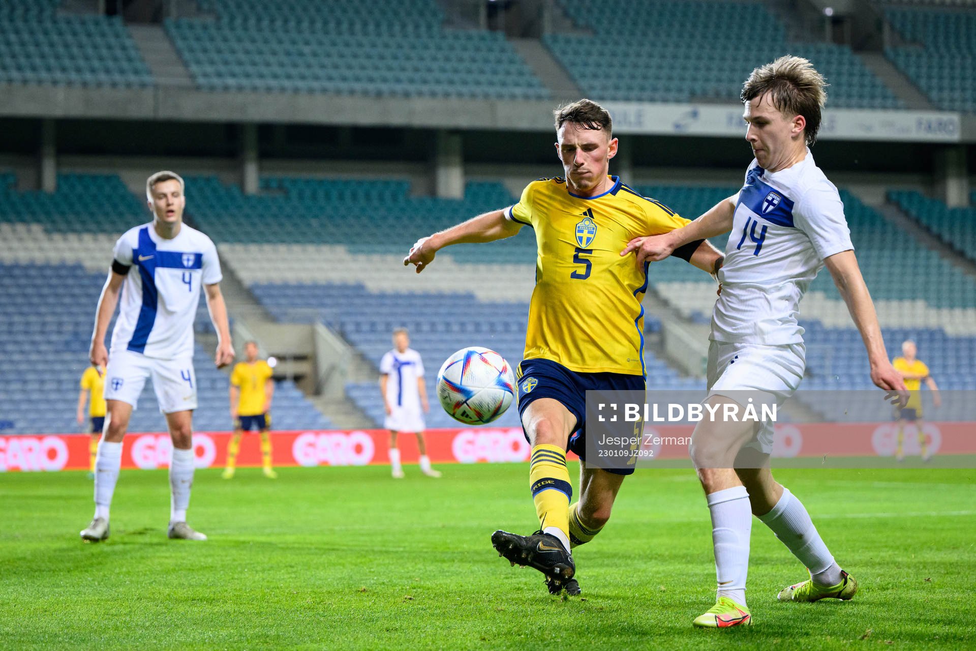 Noah Persson of Sweden and Lucas Lingman of Finland