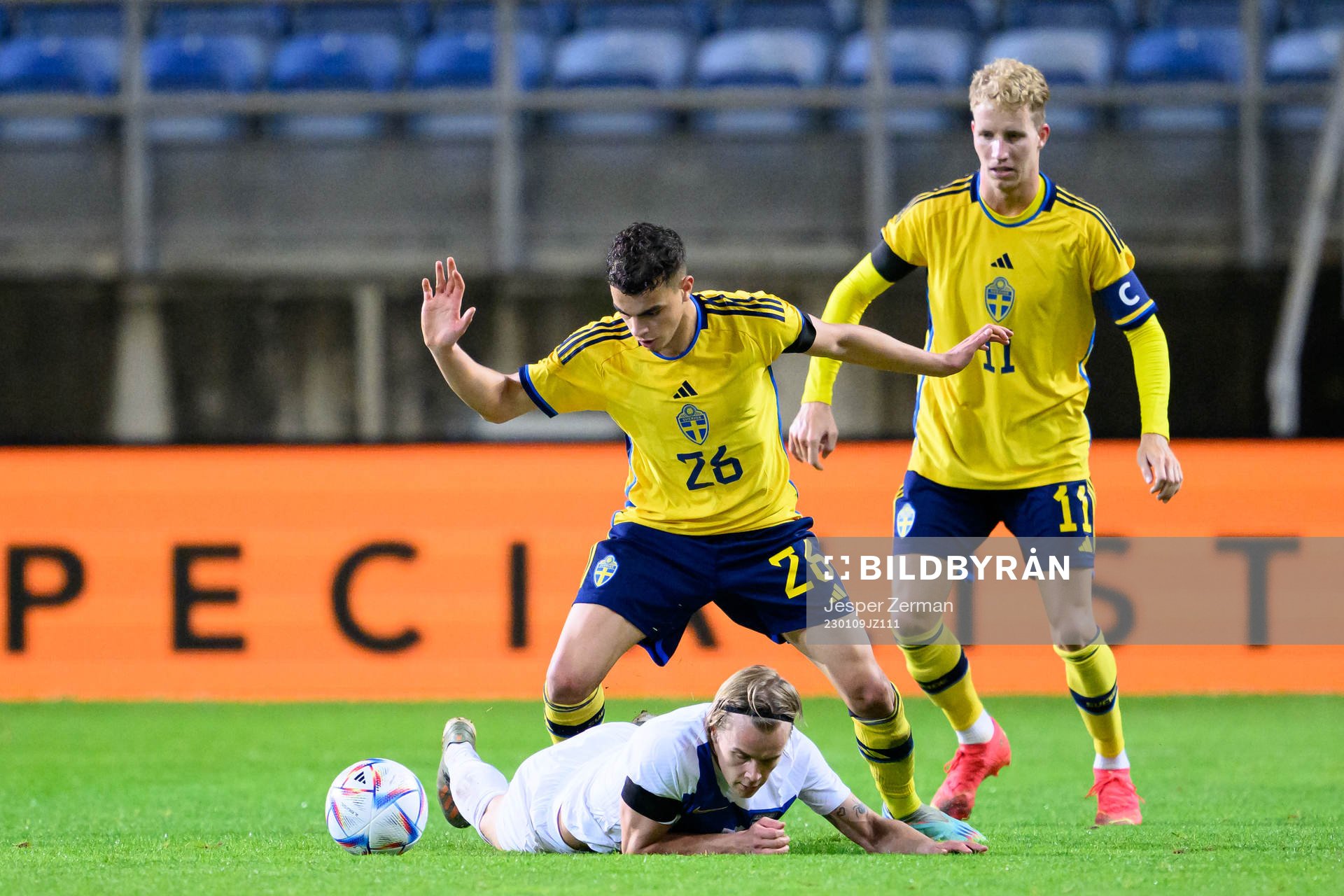 Santeri Väänänen of Finland and Yasin Ayari of Sweden during the international friendly football match between Sweden and Finland on January 9, 2023 in Faro.
