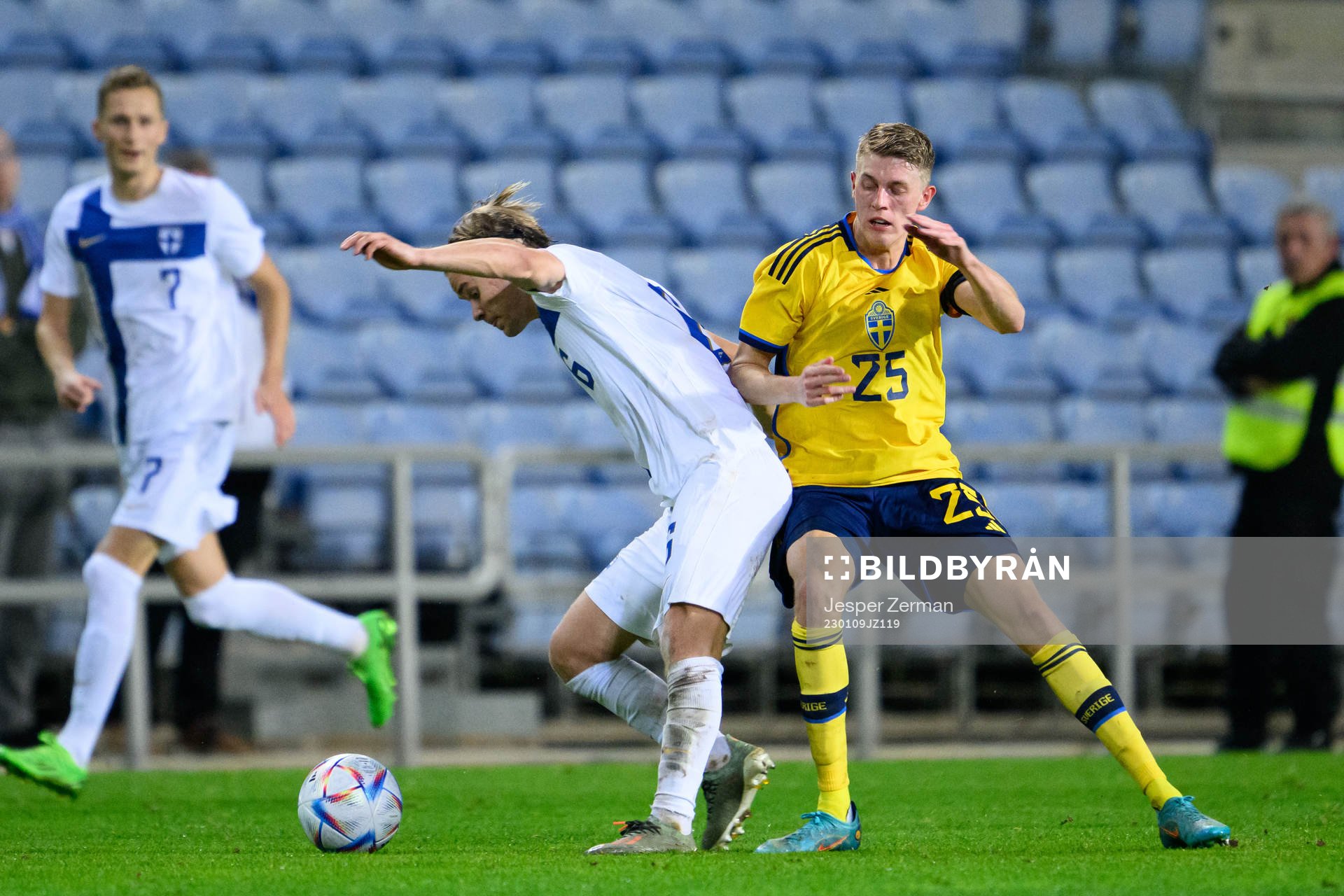 Santeri Väänänen of Finland and Alexander Bernhardsson