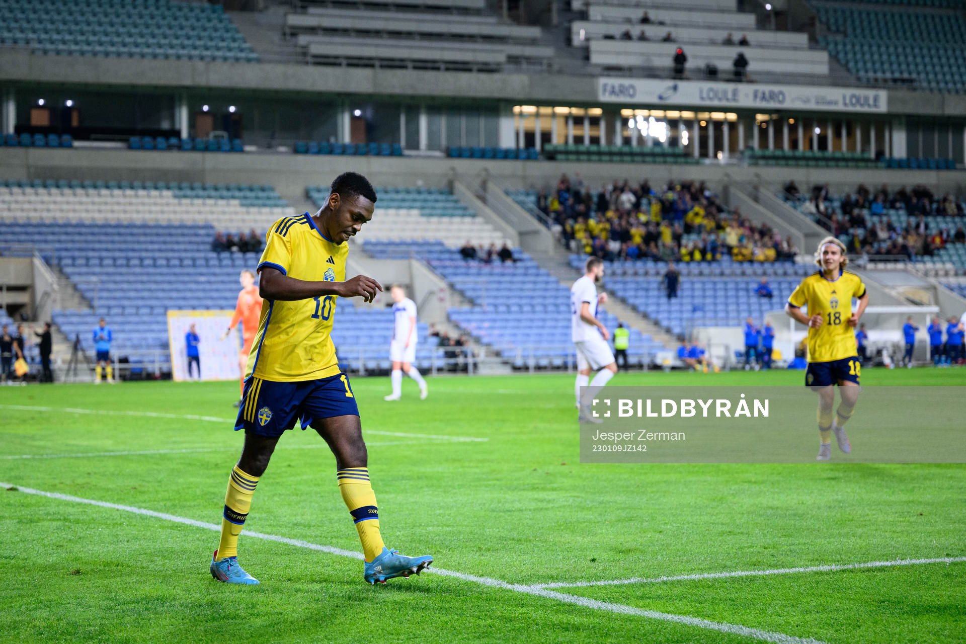 Joel Asoro of Sweden celebrates