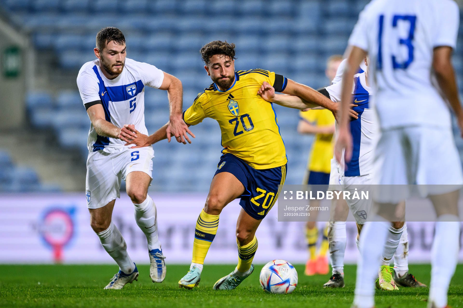 Arttu Hoskonen of Finland and Moustafa Zeidan of Sweden