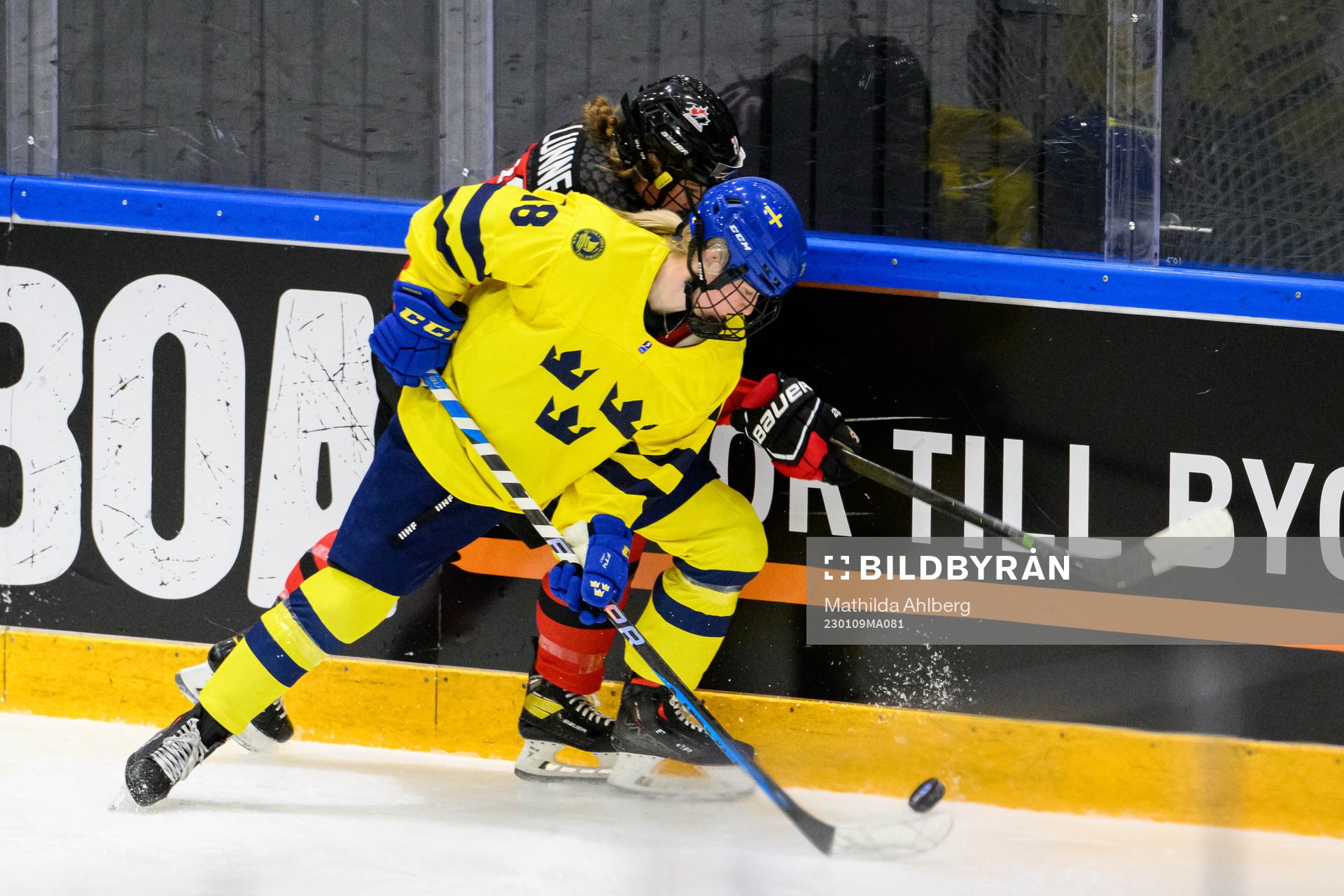 Hilda Svensson of Sweden and Abby Lunney of Canada