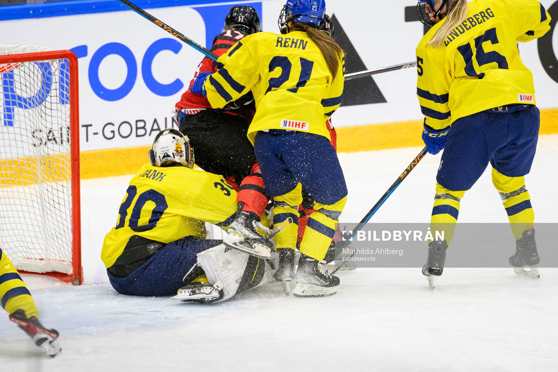 Situation leading to 2-3 scored by Caitlin Kraemer (not