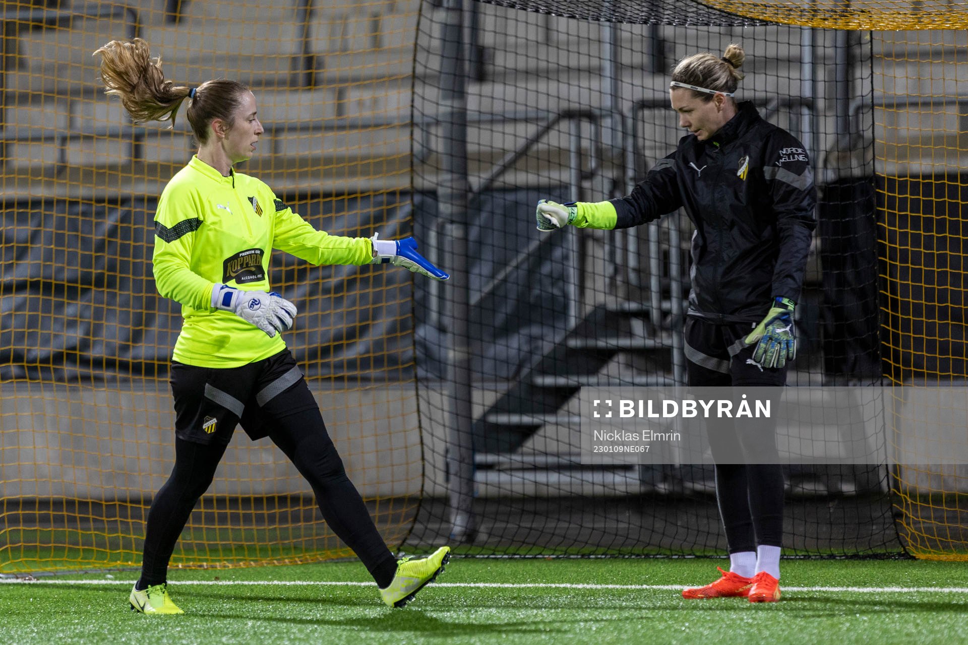 Häcken målvakter Loes Geurts och Jennifer Falk