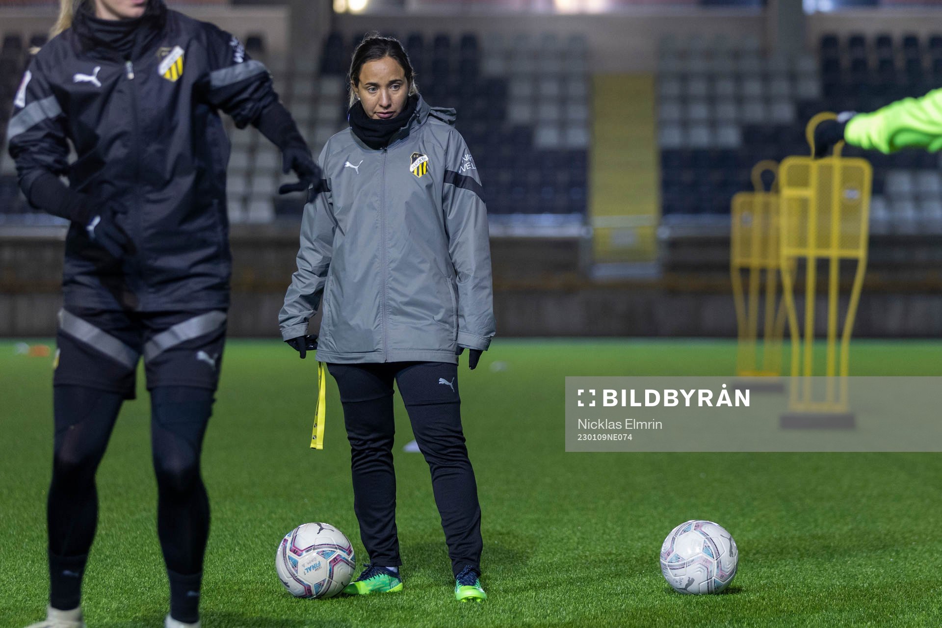 Häckens assisterande tränaren Bri Campos