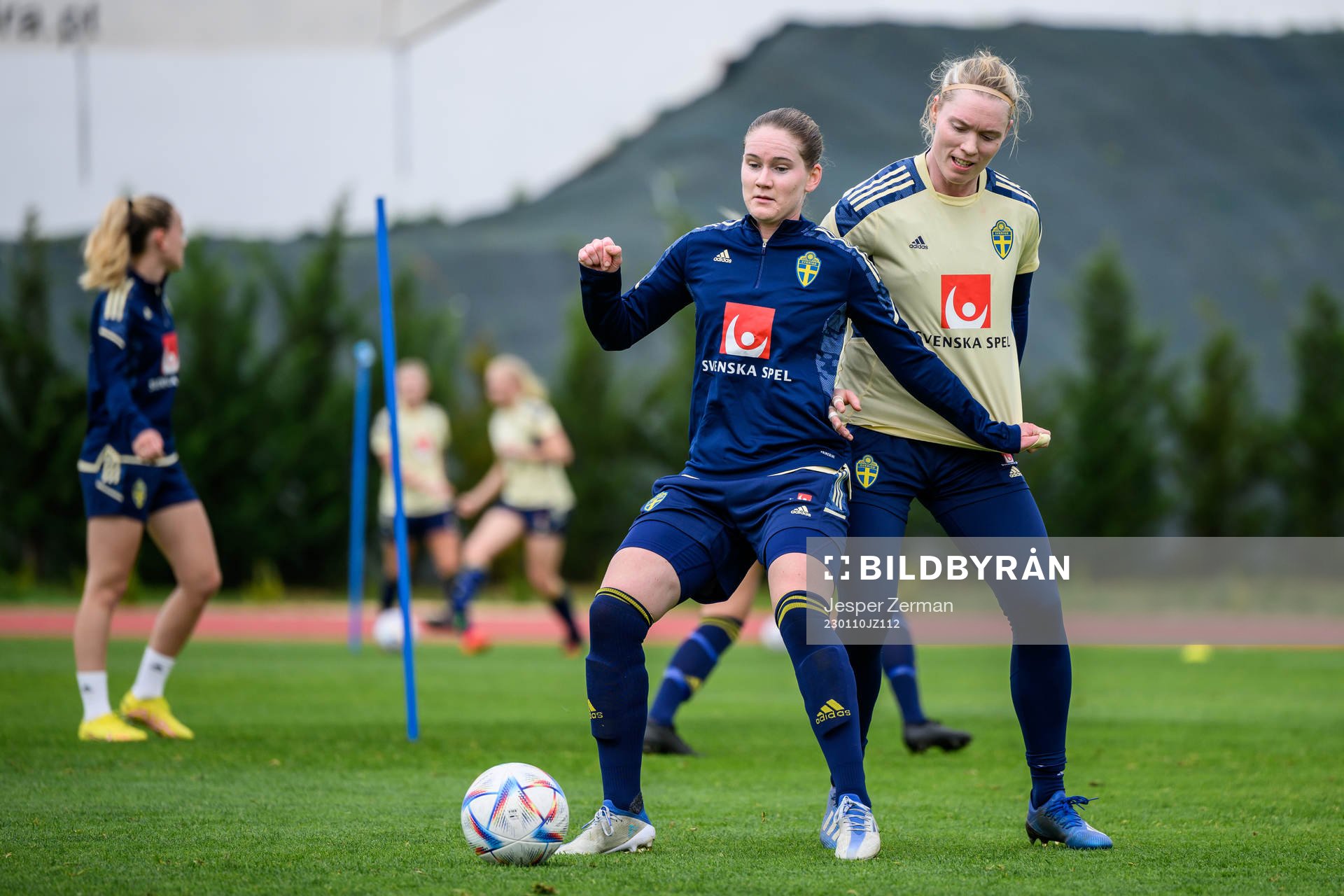 Linn Vickius and goalkeeper Hedvig Lindahl of the Swedish