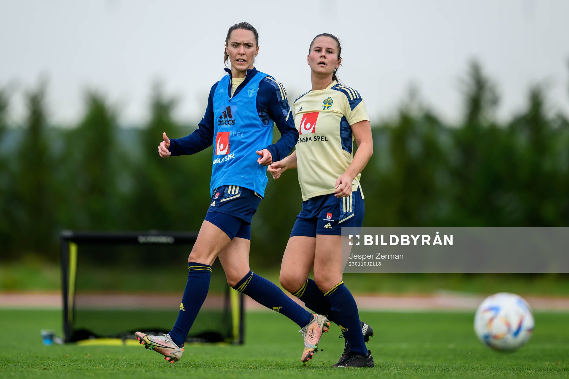 Felicia Rogic and Josefin Harrysson of the Swedish women's