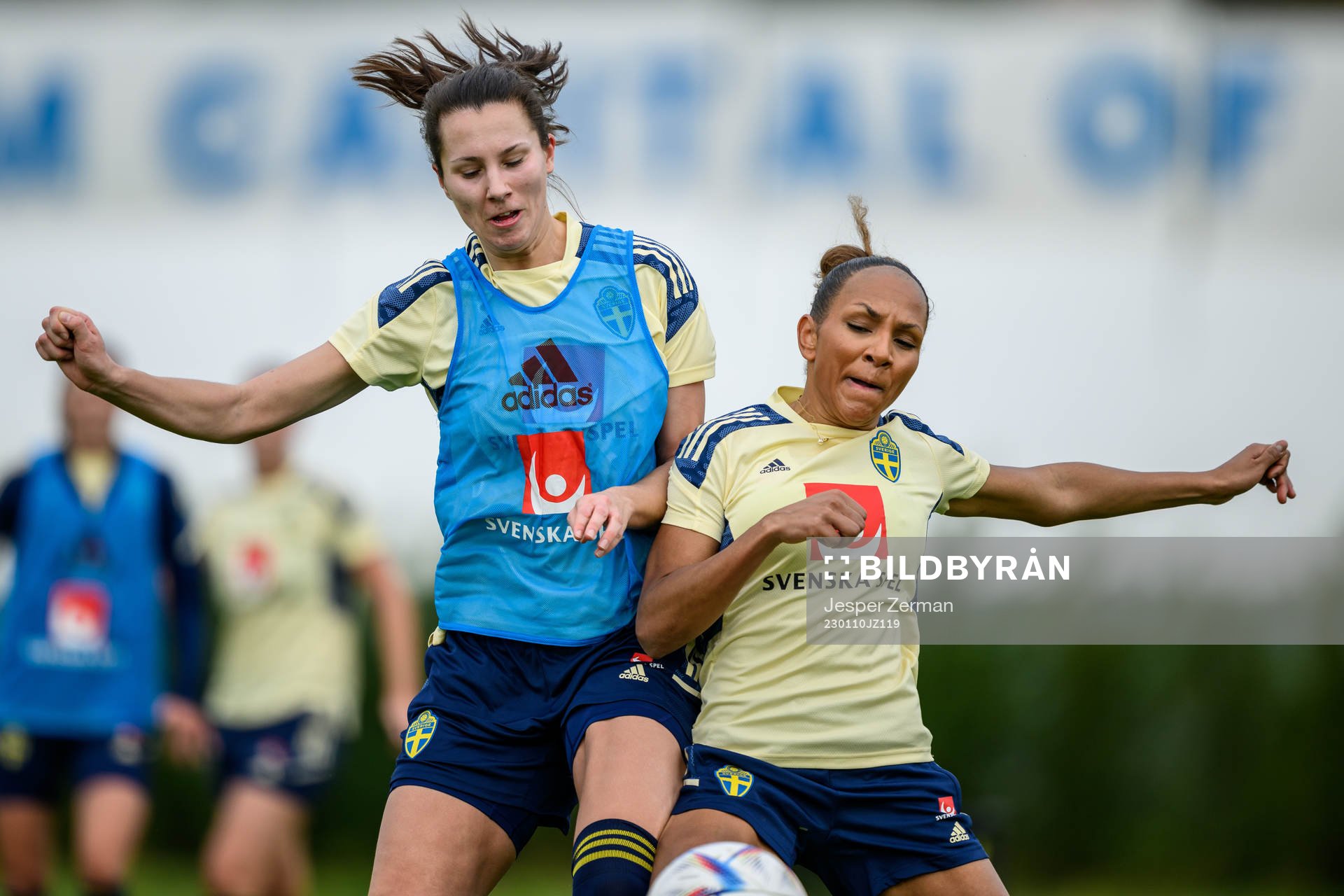 Nellie Karlsson and Madelen Janogy of the Swedish women's