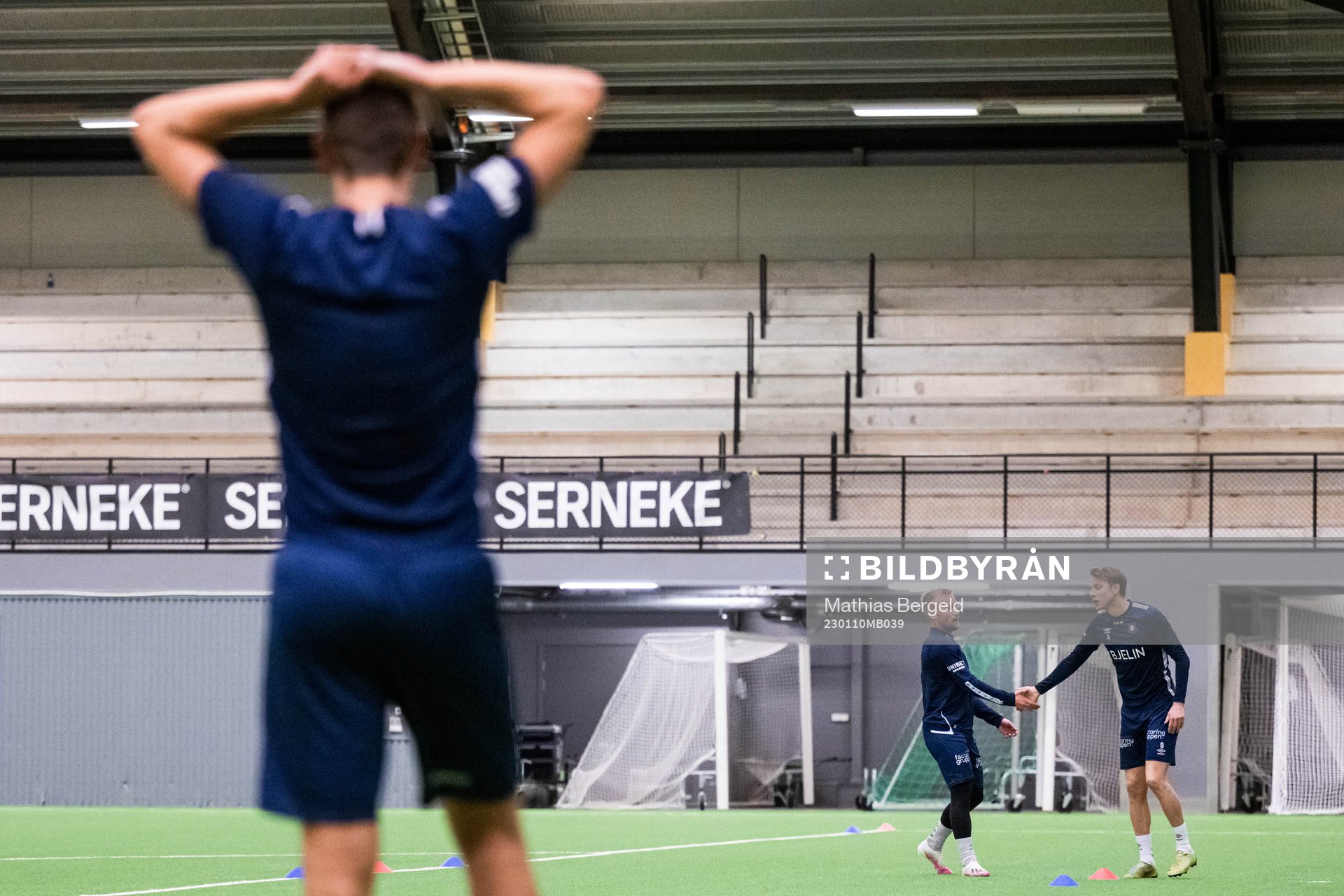 Nicklas Bärkroth och Viktor Lundberg under en träning med Örgryte den 10 januari 2023 i Göteborg. 