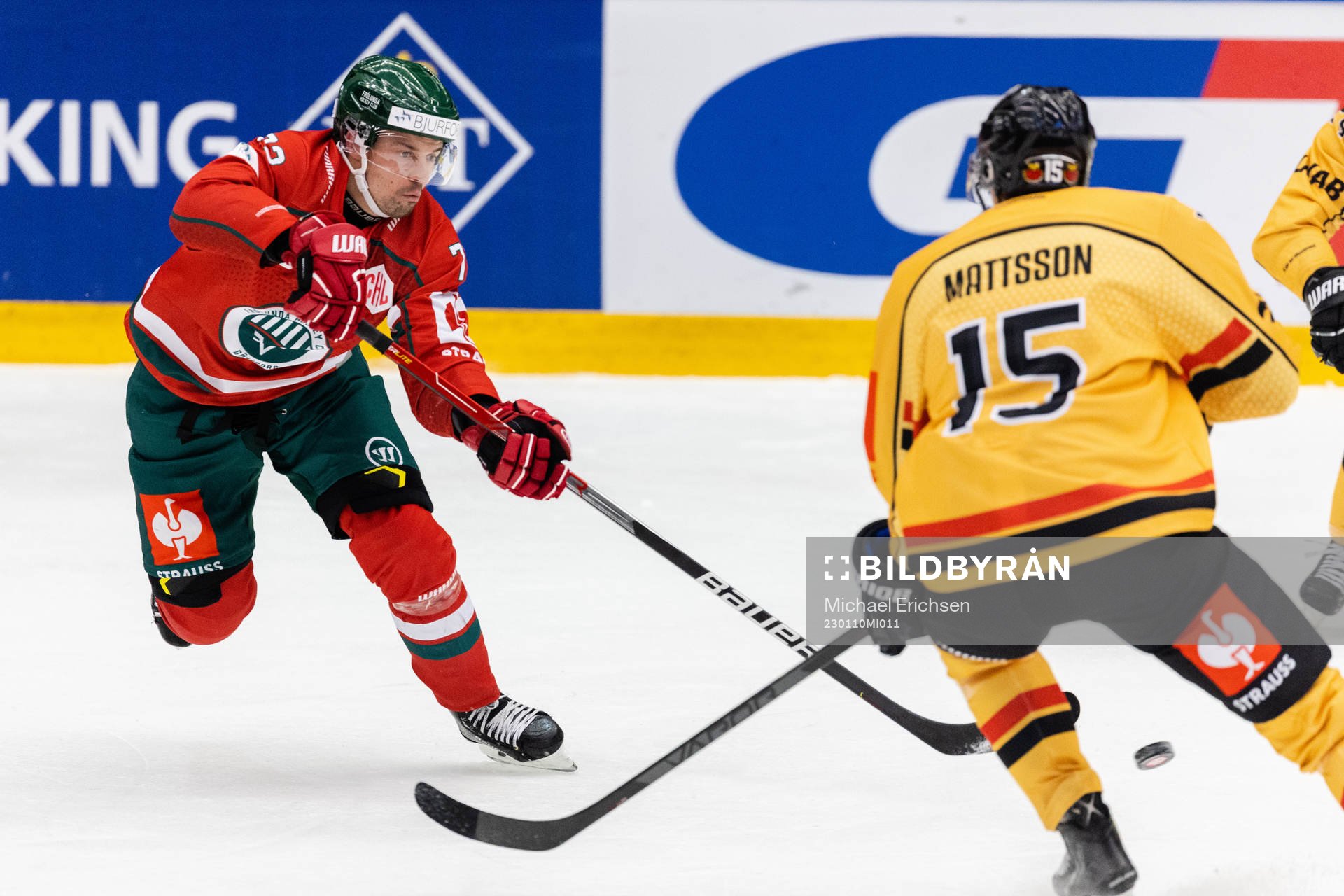 Patrik Carlsson of Frölunda and Carl Mattsson of Luleå