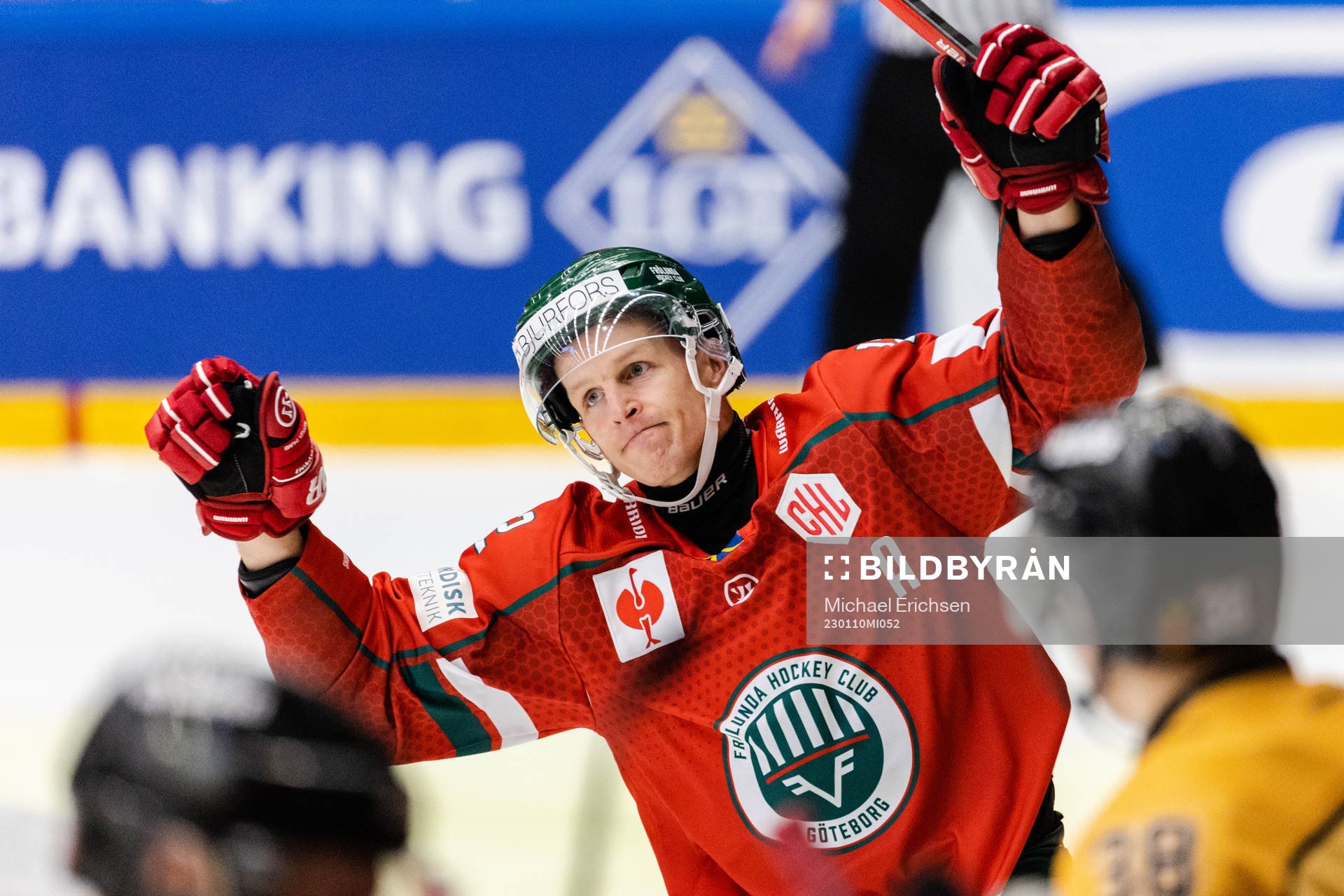 Max Friberg of Frölunda celebrates the 2-2 goal
