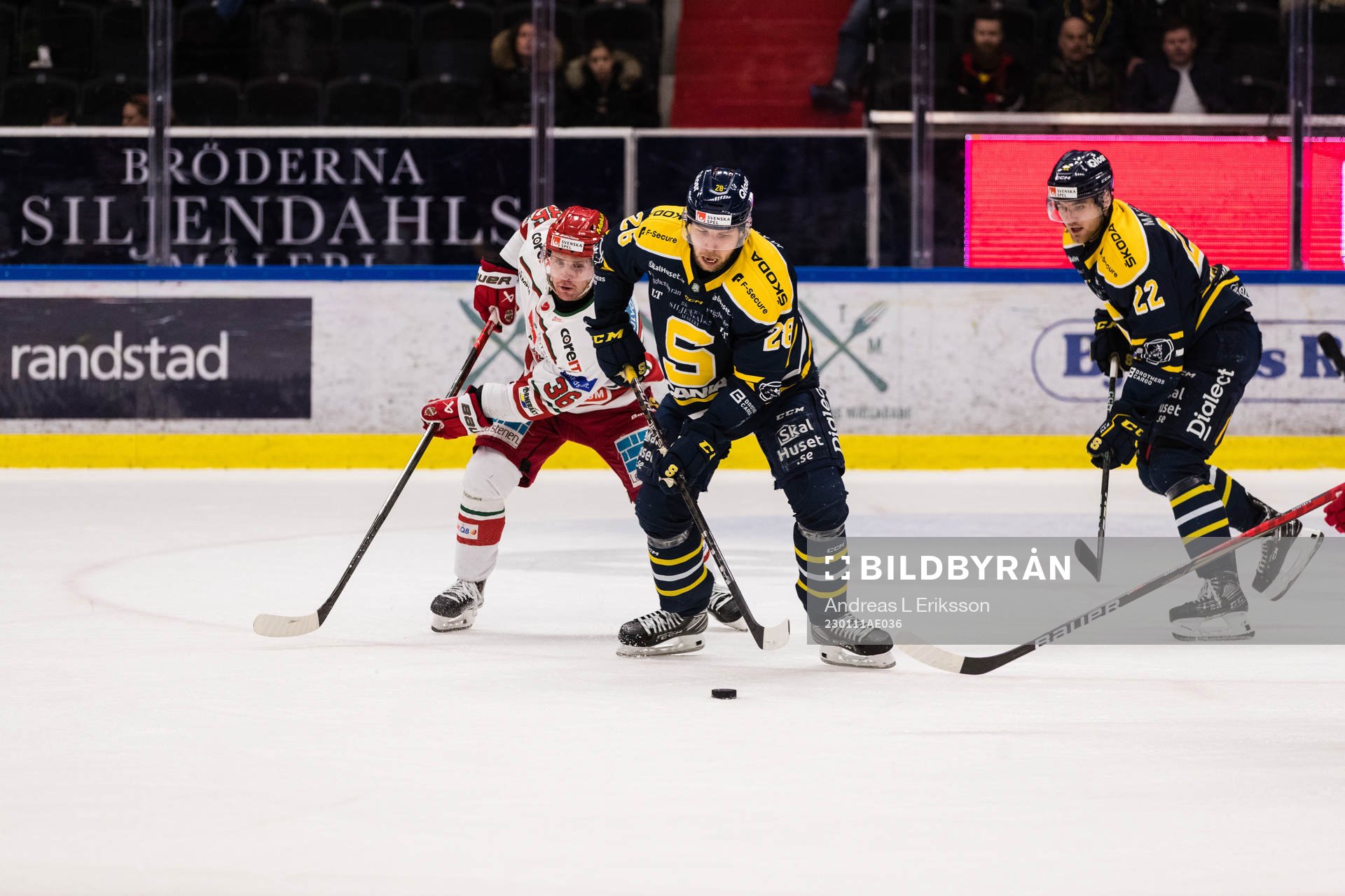 Modos Sebastian Ohlsson och Södertäljes Emil Alba