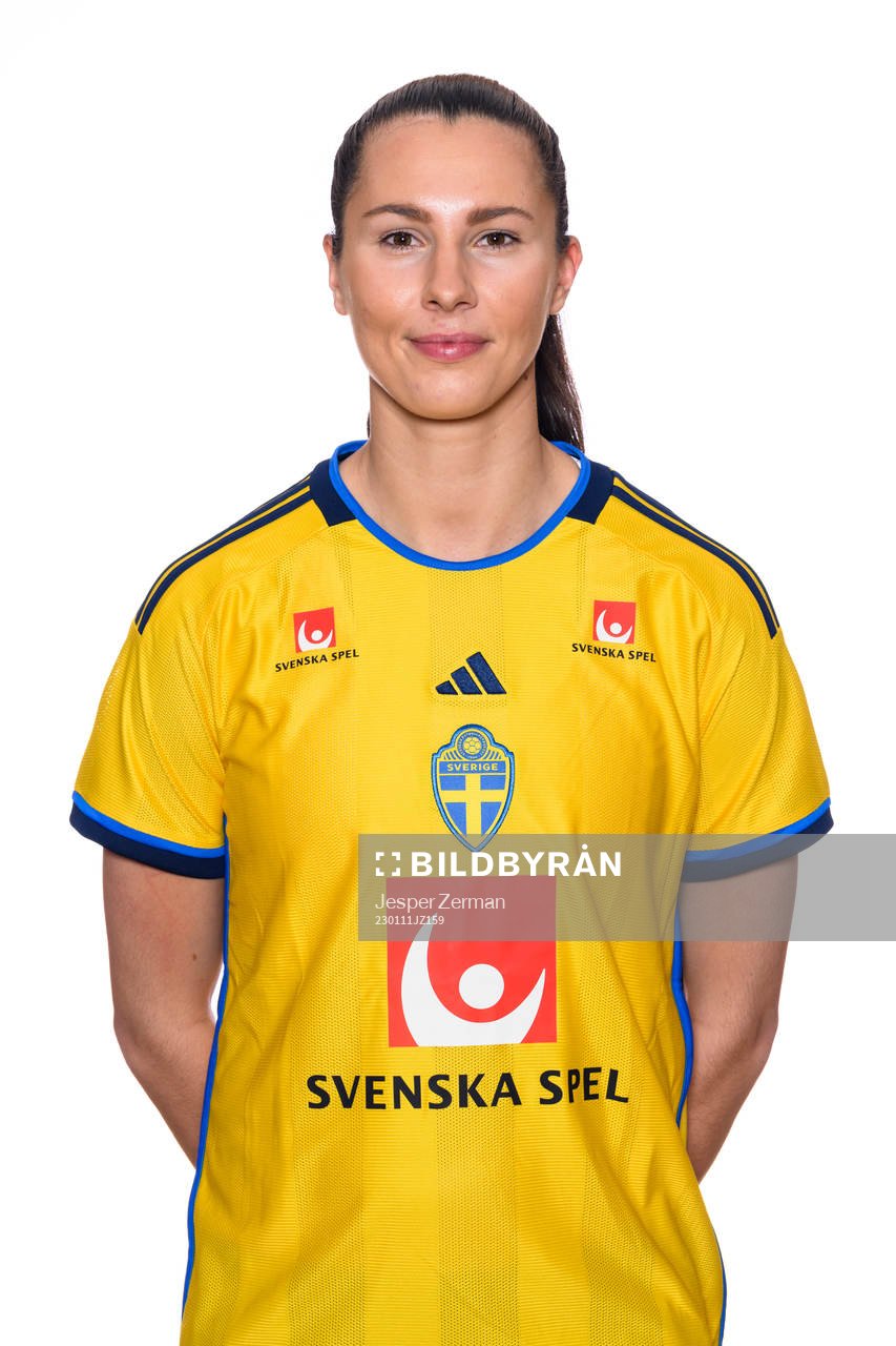 Nellie Karlsson of the Swedish women's football national