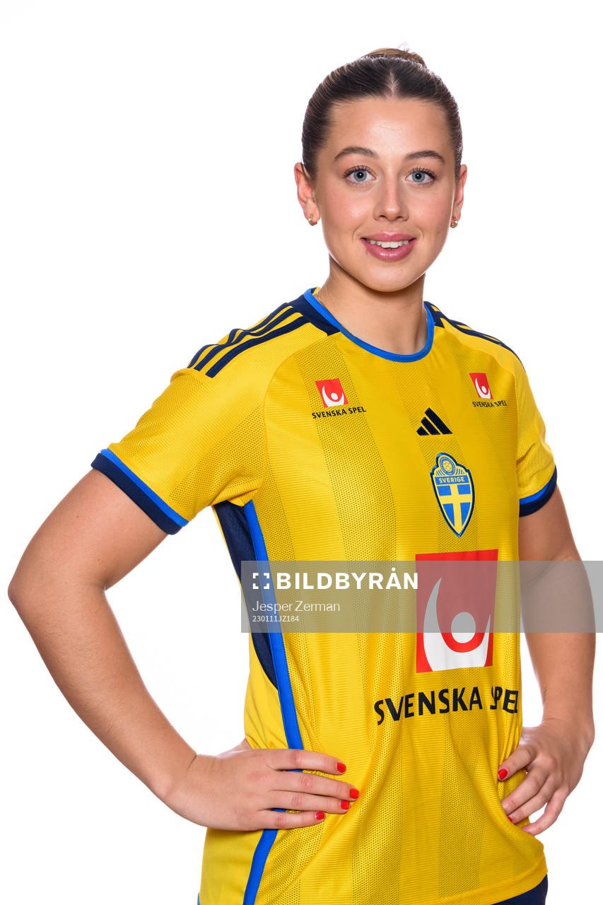 Cornelia Kapocs of the Swedish women's football national