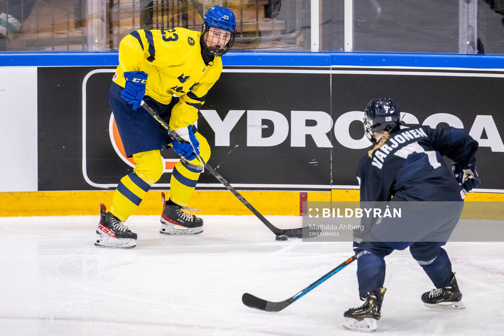 Isabelle Leijonhielm of Sweden and Sinna Varjonen of Finland