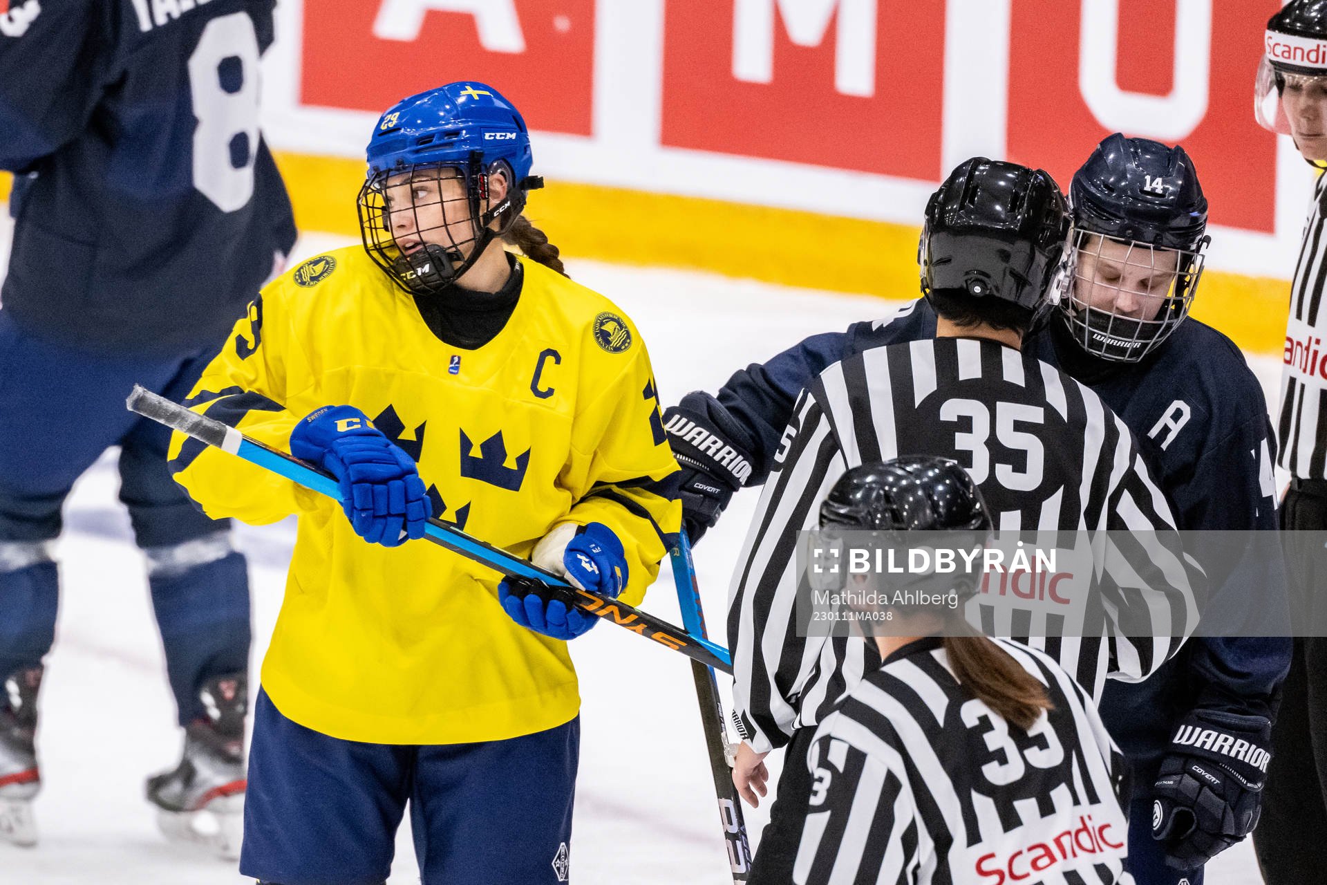 Stella Lindell of Sweden and Kerttu Lehmus of Finland