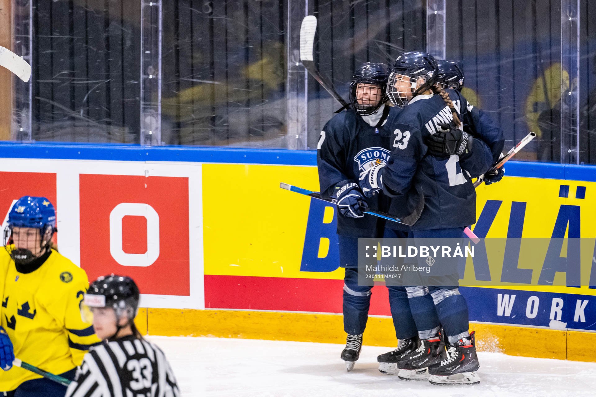 Sinna Varjonen and Erica Korhonen of Finland celebrate the