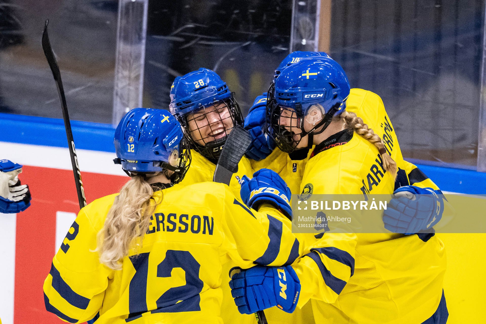 Moa Gustafsson of Sweden celebrate