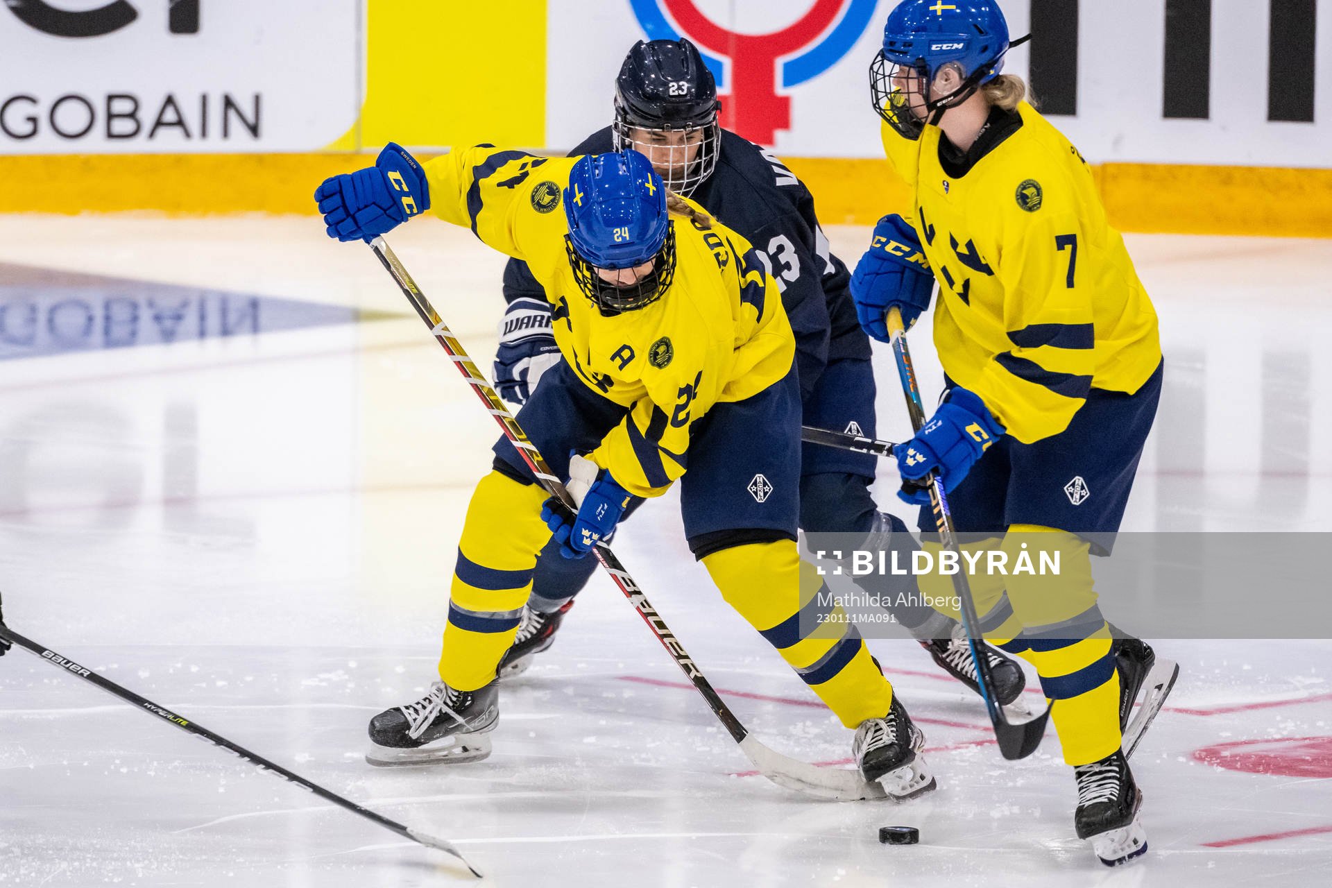 Ebba Hedqvist and Maja Ålenius of Sweden against Erica