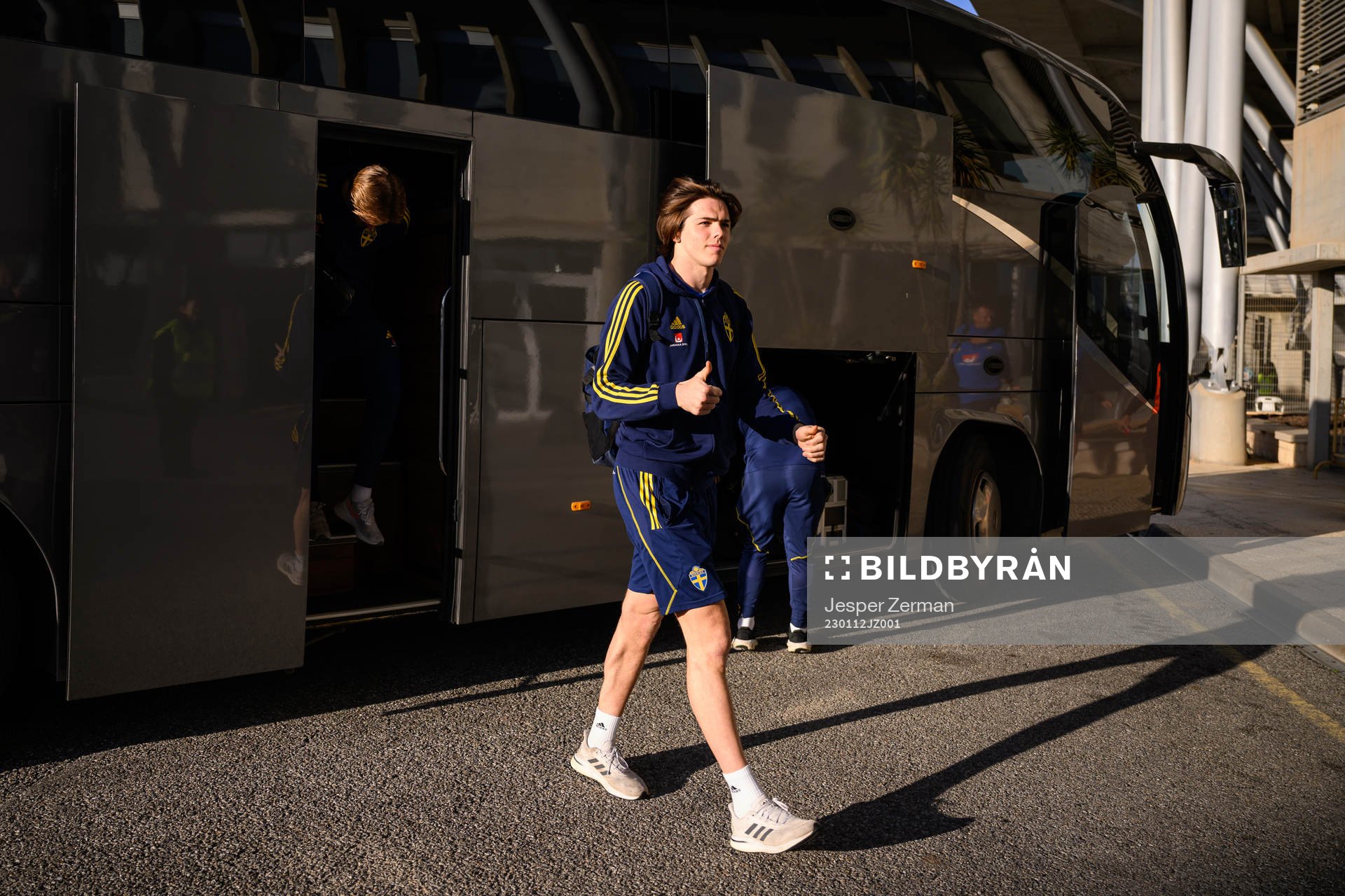 goalkeeper Jacob Widell Zetterström arrives at Estadio