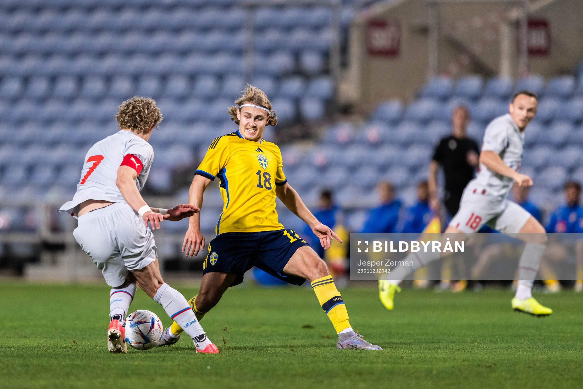 Höskuldur Gunnlaugsson of Iceland and Sebastian Nanasi of Sweden during the international friendly football match between Sweden and Iceland on January 12, 2023 in Faro.