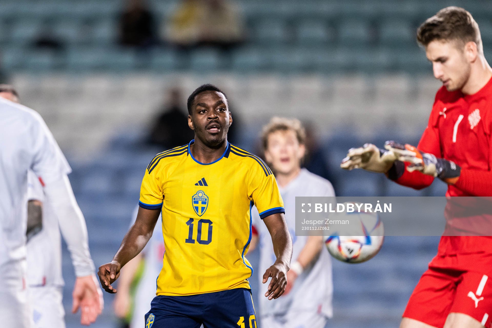 Joel Asoro of Sweden