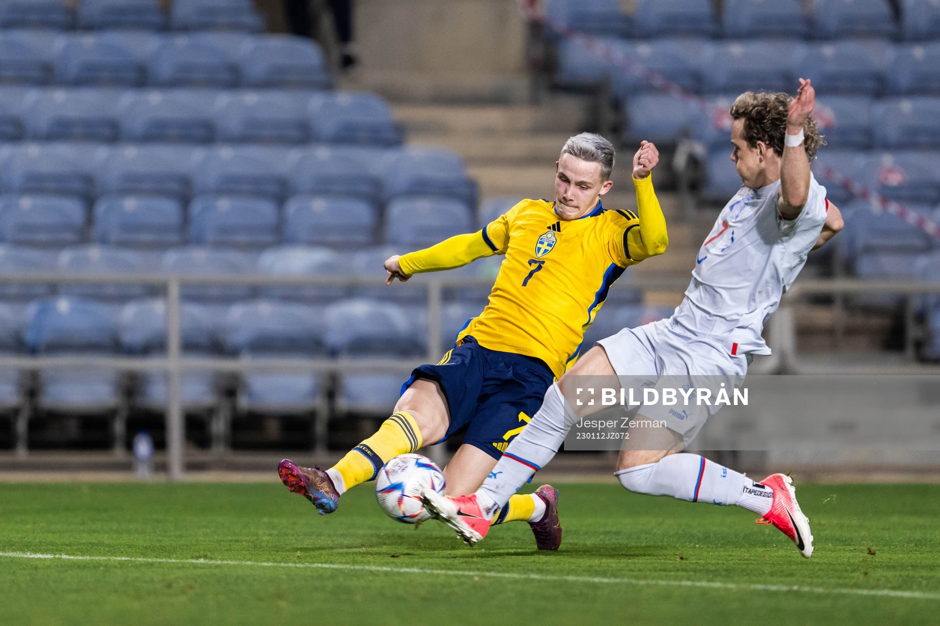 Jacob Ondrejka of Sweden and Höskuldur Gunnlaugsson of
