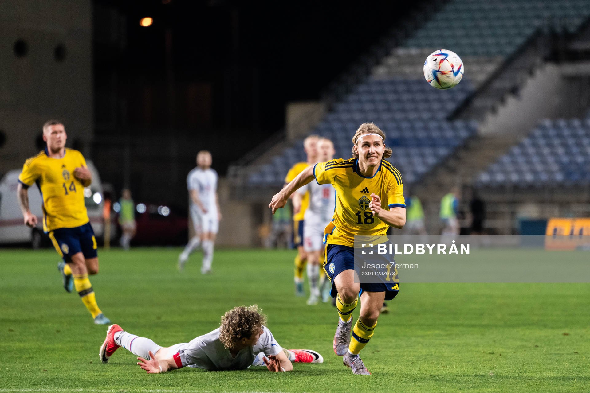 Höskuldur Gunnlaugsson of Iceland and Sebastian Nanasi of Sweden during the international friendly football match between Sweden and Iceland on January 12, 2023 in Faro.