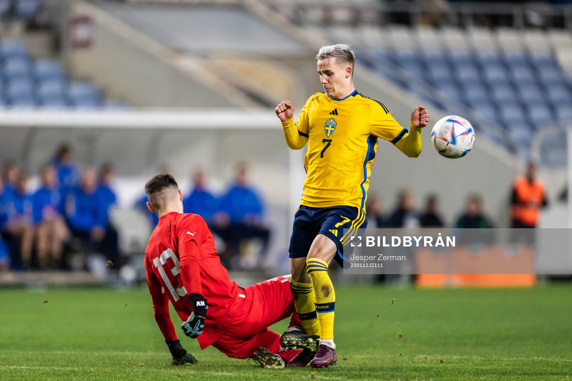 goalkeeper Hakon Rafn Valdimarsson of Iceland and Jacob