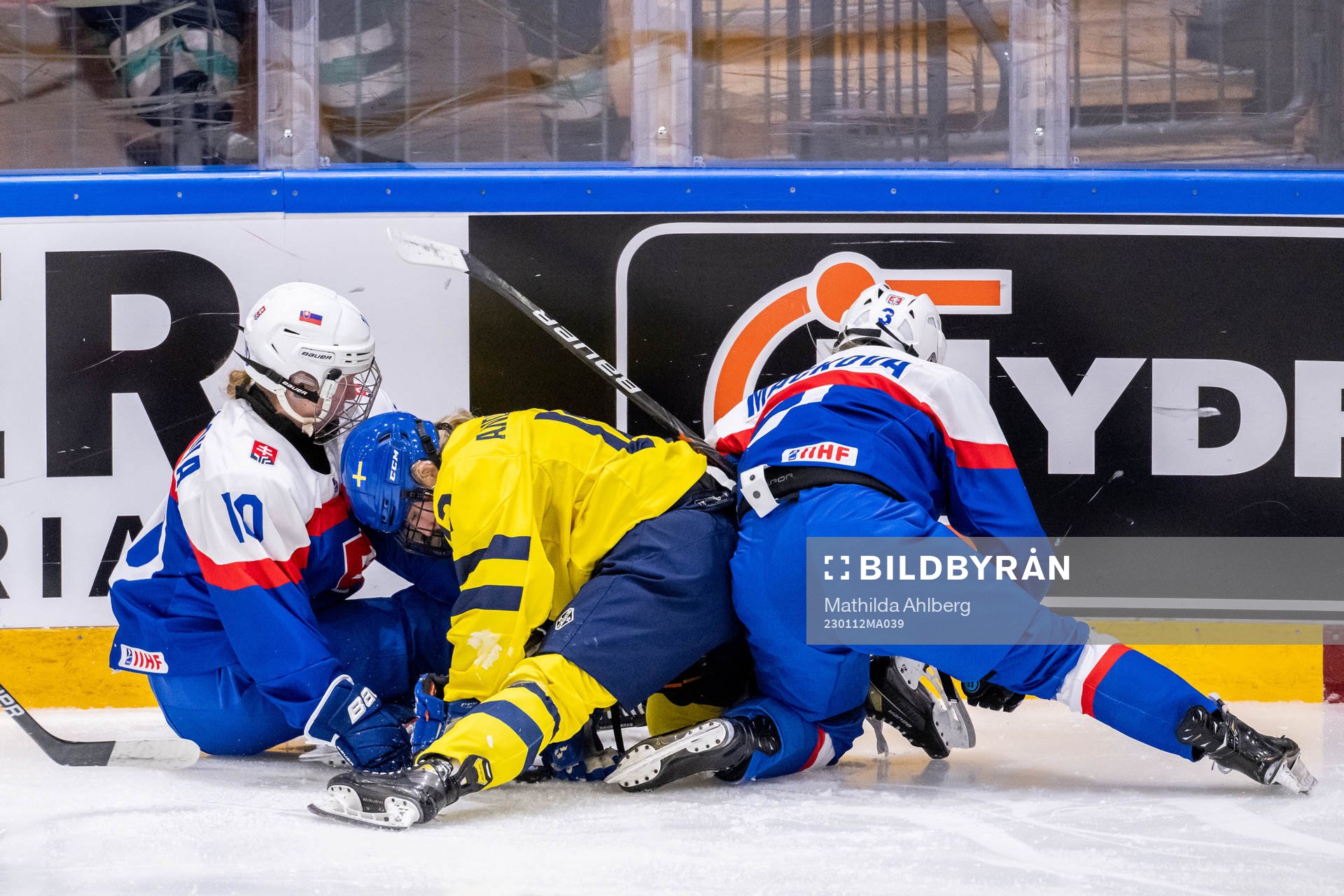 Stina Andersson of Sweden against Laura Jancsoova and Klara