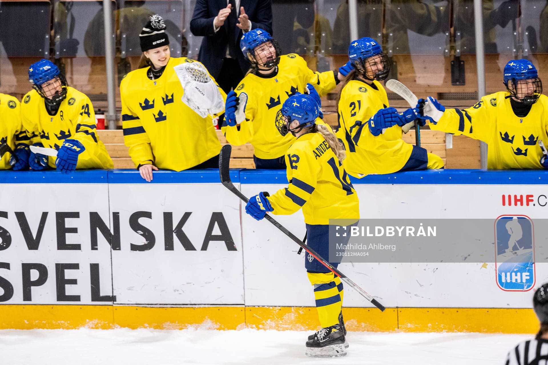 Stina Andersson of Sweden celebrate with the bench