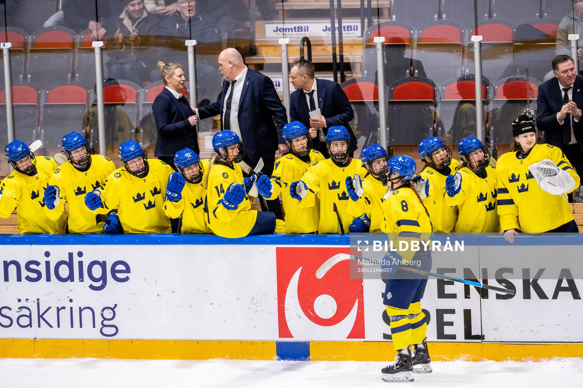 Jenna Raunio of Sweden celebrate with the bench