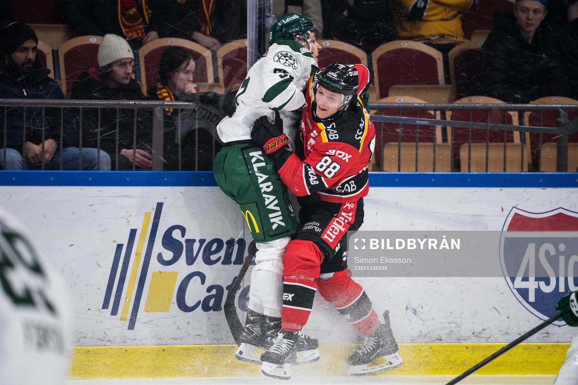 Färjestads Färjestads Max Lindroth och Luleås Joonas Rask
