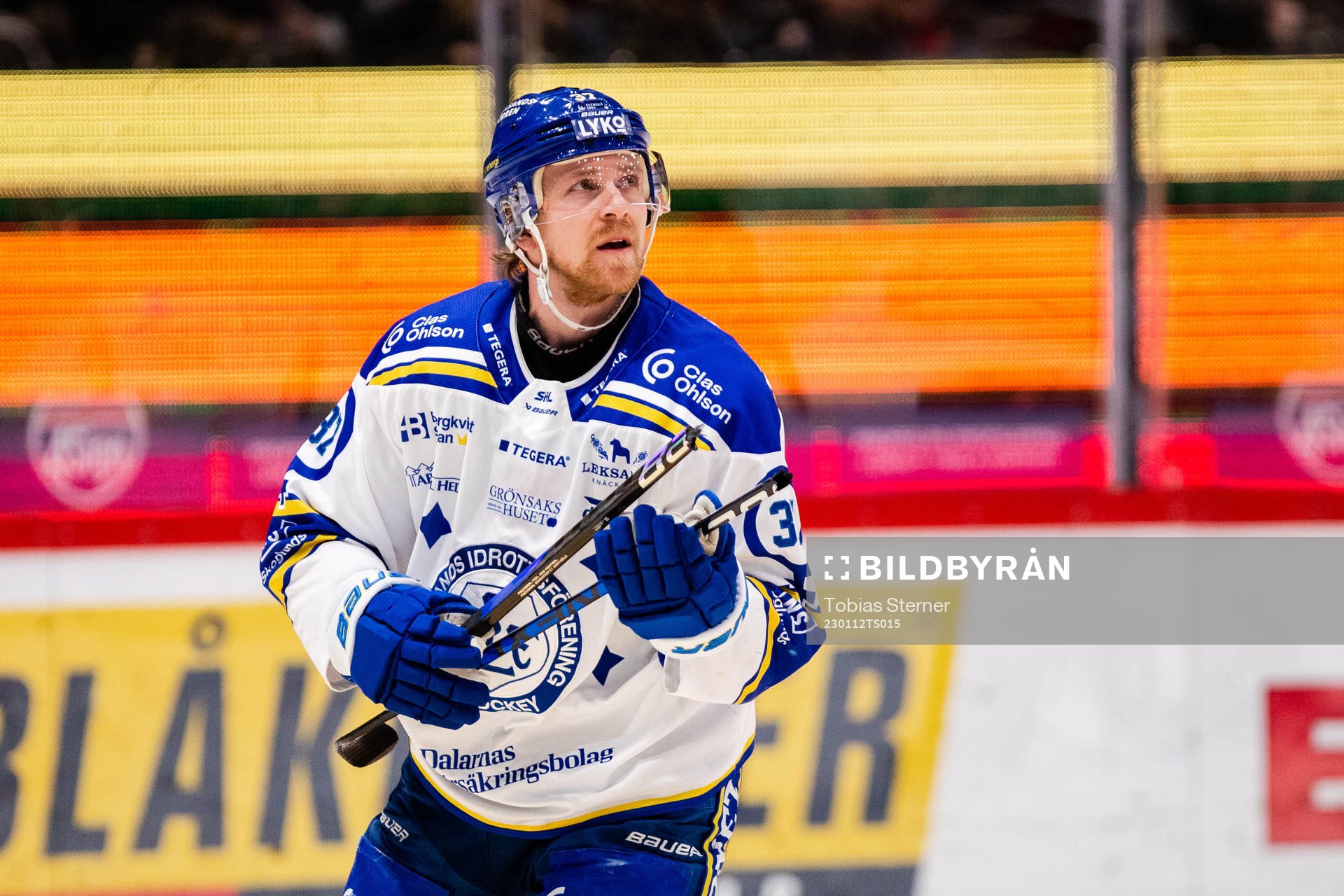 Leksands Anton Lindholm med trasig klubba