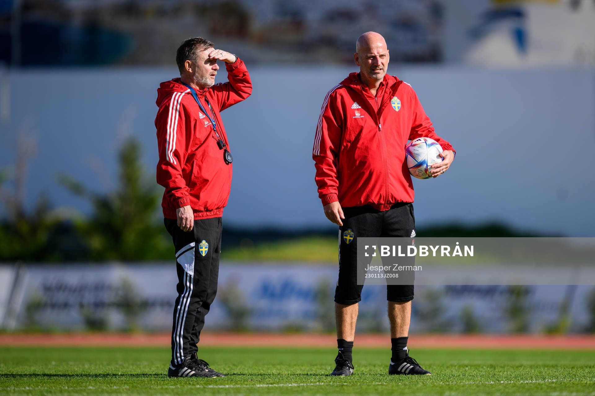 head coach Peter Gerhardsson and assistant coach Magnus Wikman of the Swedish women's national football team at a training session on January 13, 2023 in Albufeira.